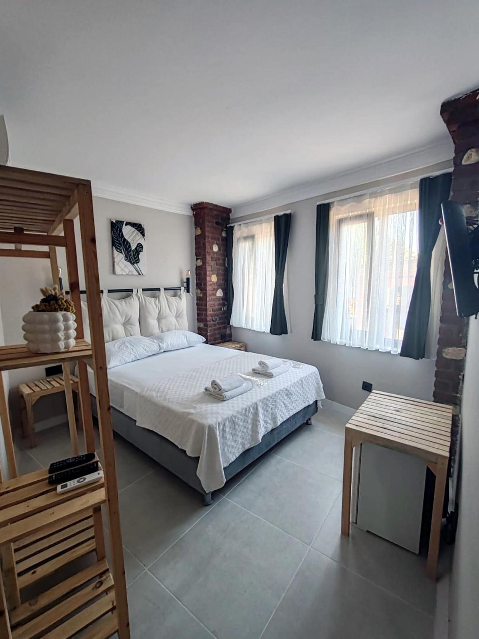 Double Room - Photo 13