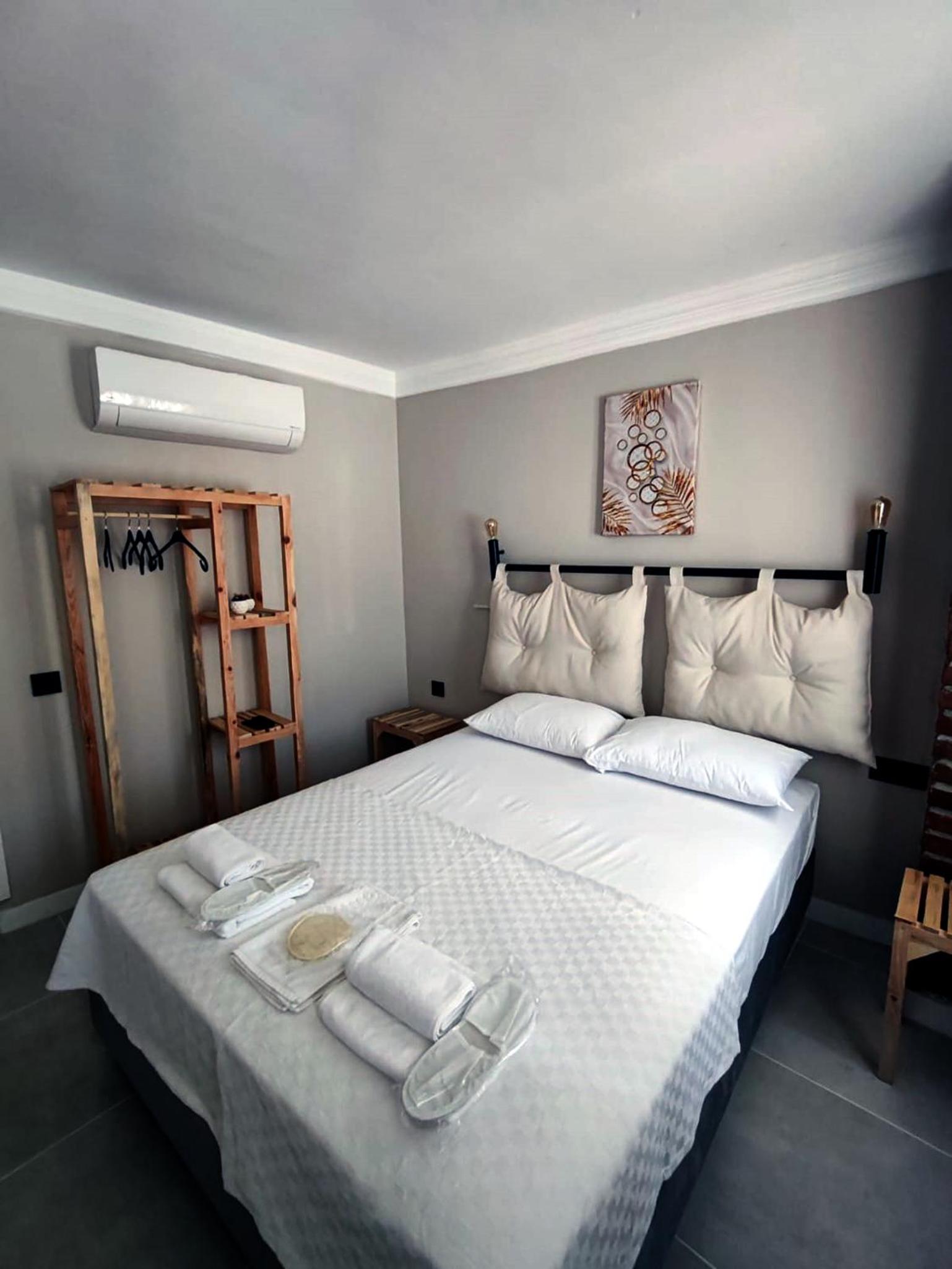Double Room - Photo 6