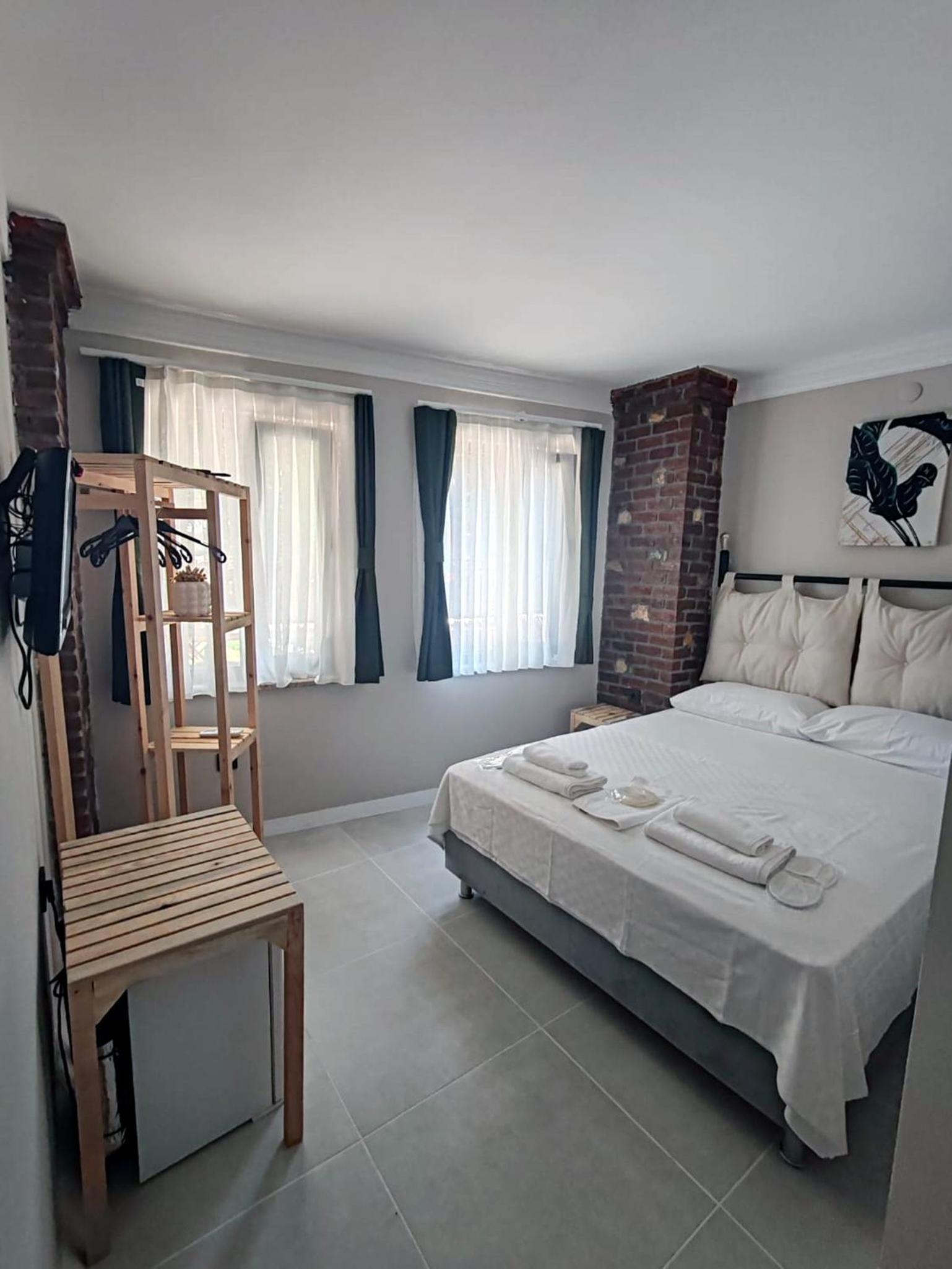 Double Room - Photo 3