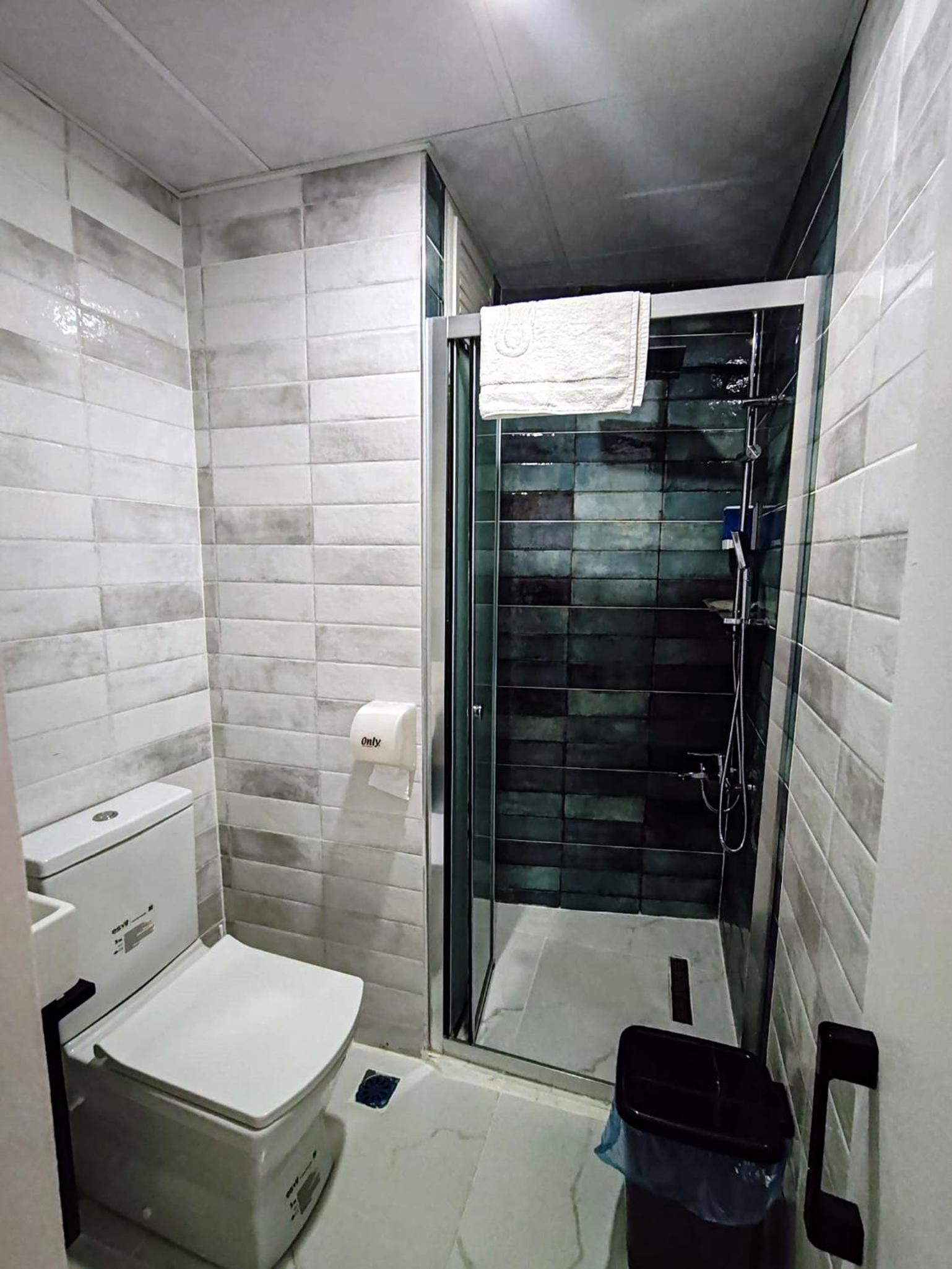 Double Room - Photo 32