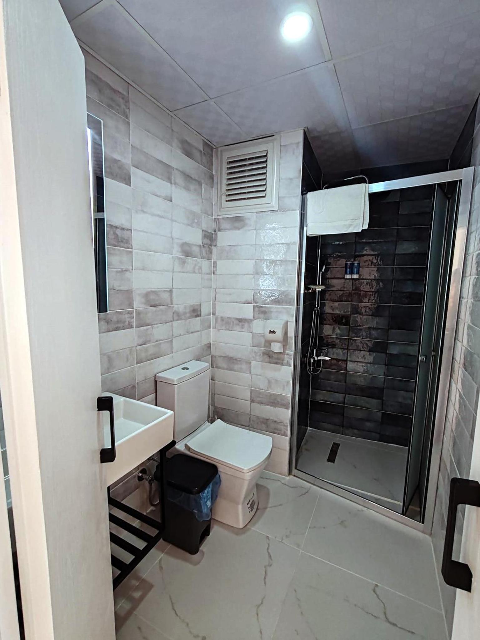 Double Room - Photo 24