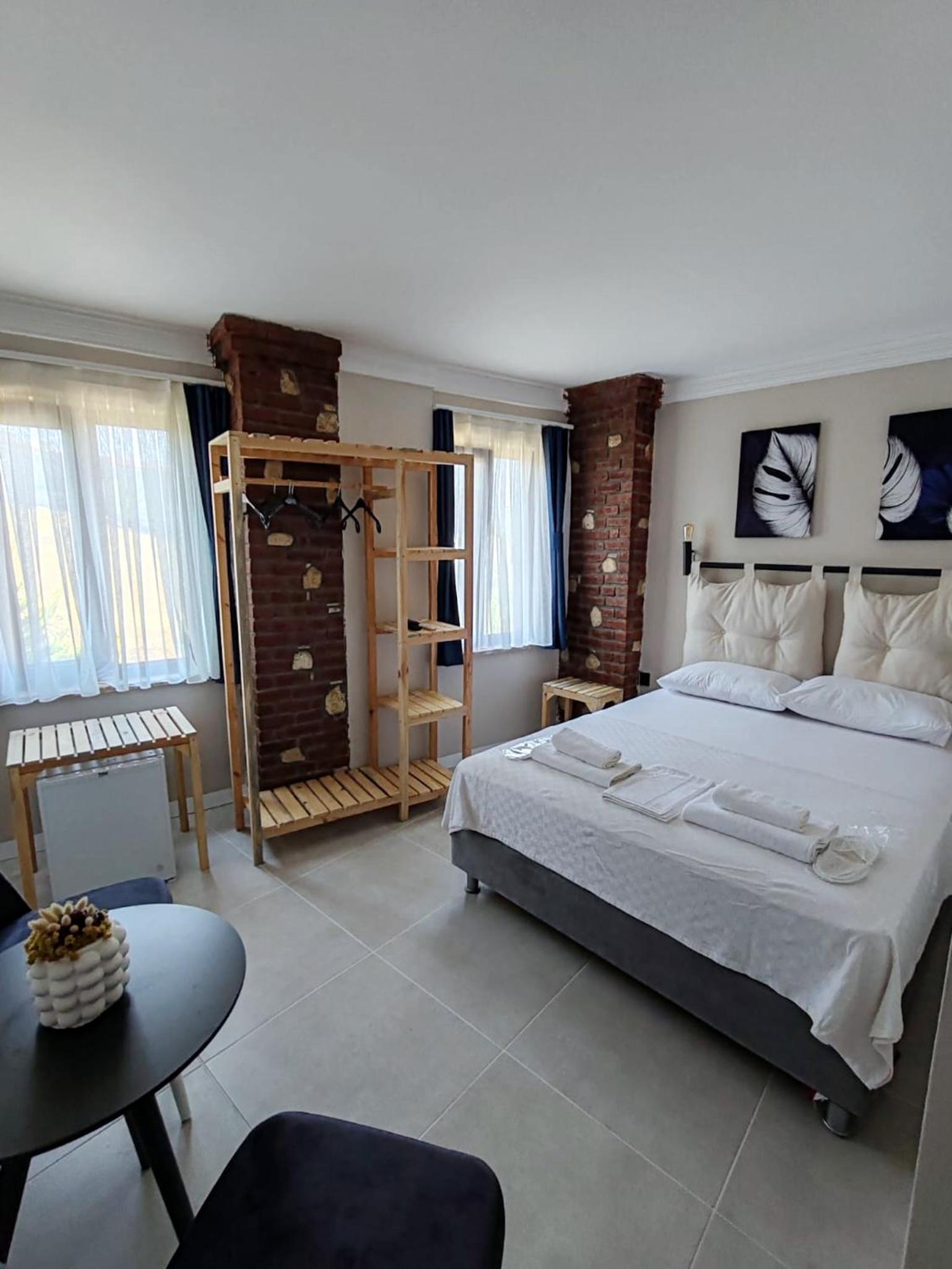 Deluxe Double Room - Photo 8