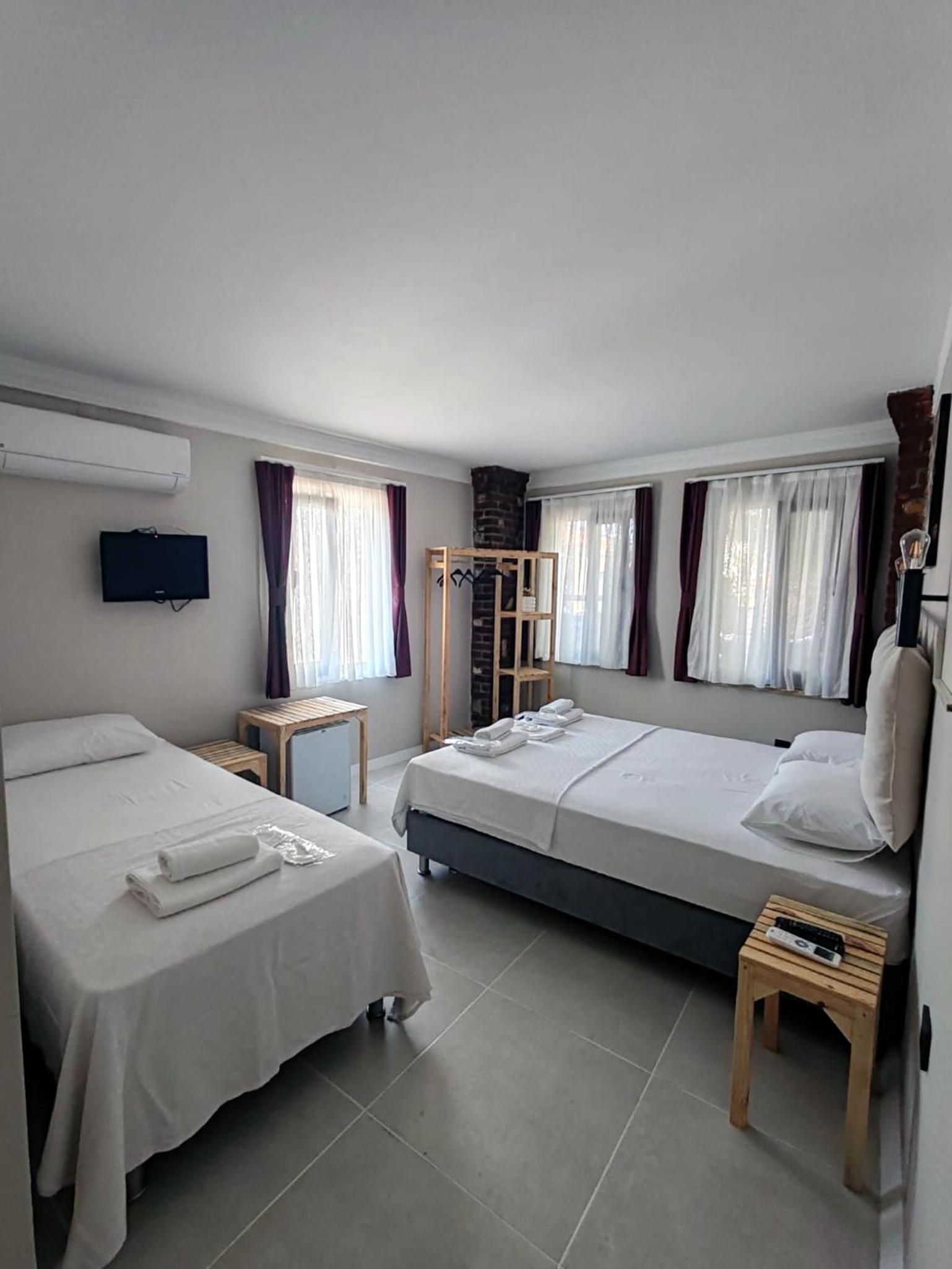 Triple Room - Photo 1