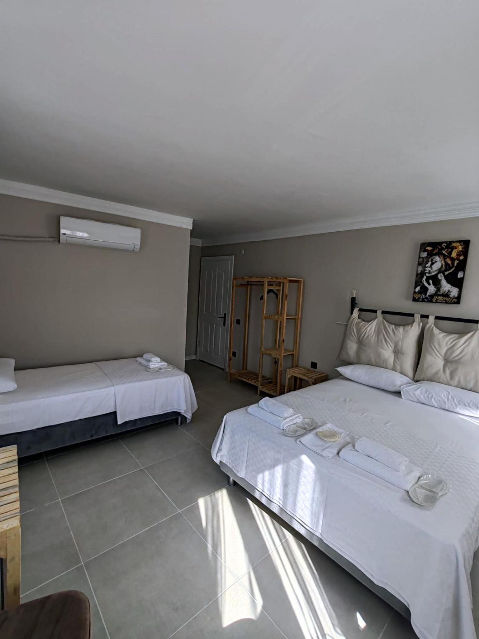 Deluxe Triple Room - Photo 3