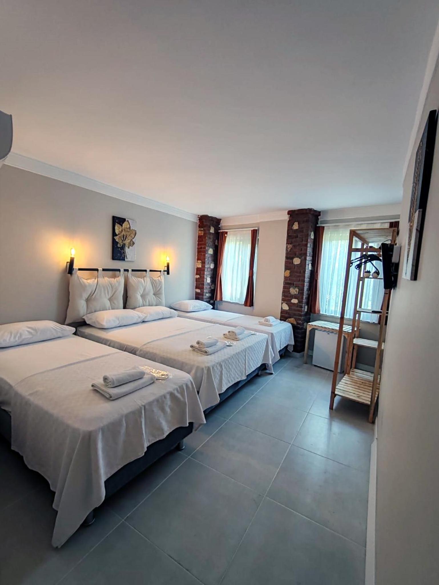 Quadruple Room - Photo 5