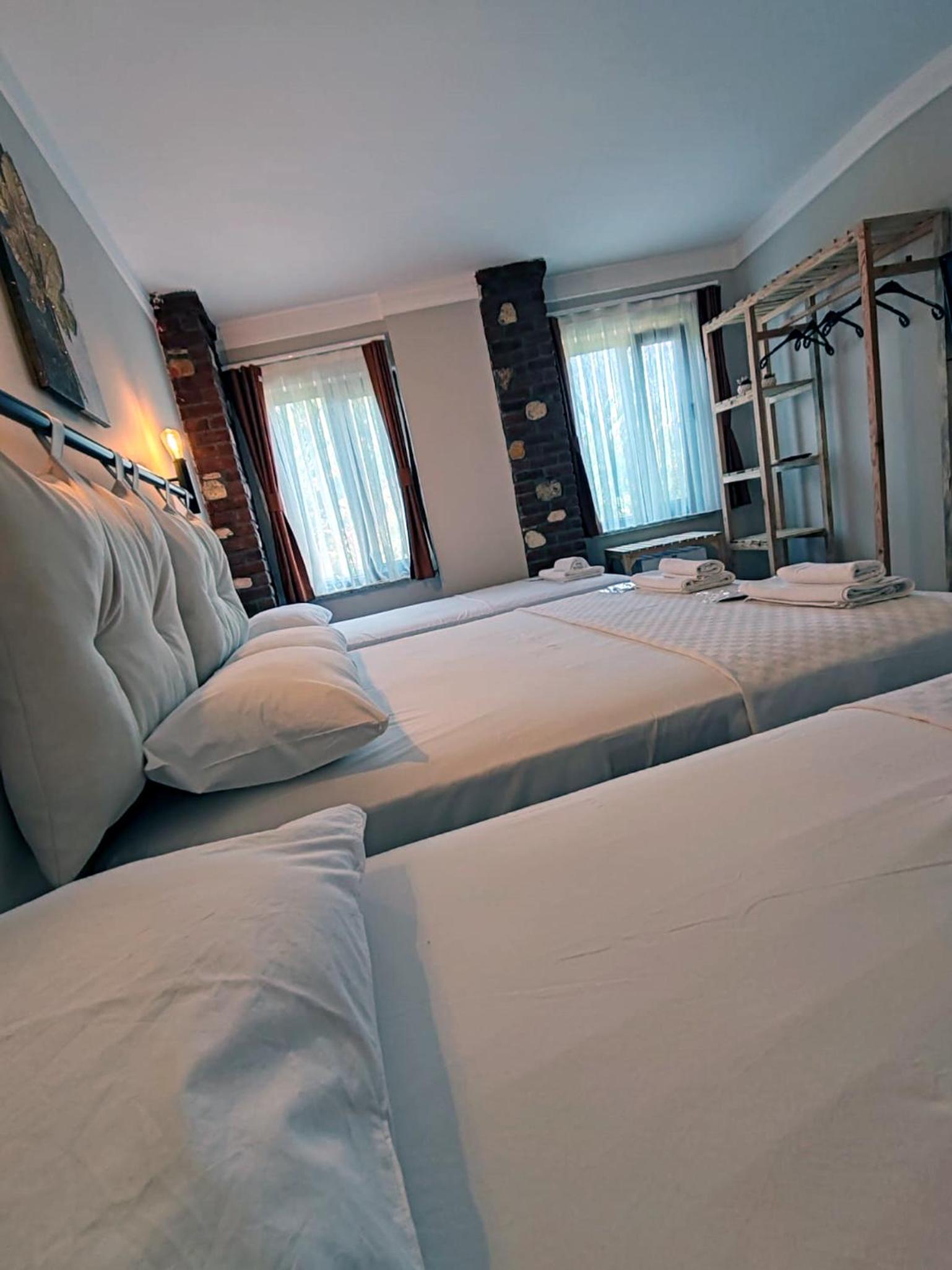 Quadruple Room - Photo 3
