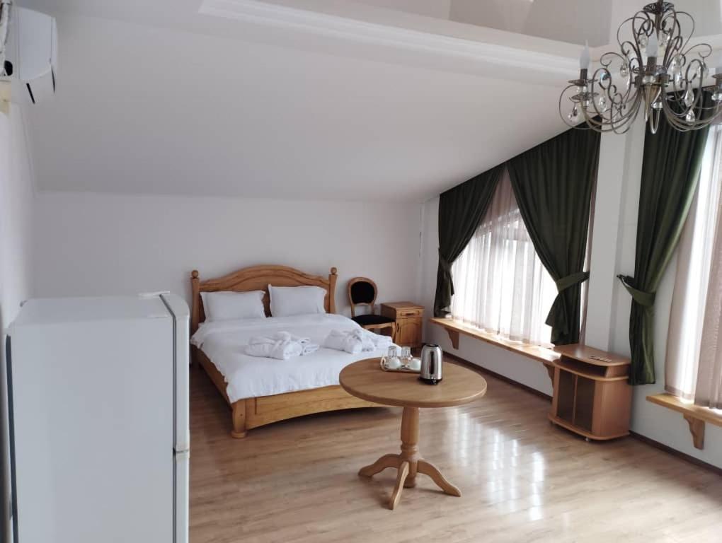 Large Double Room photo 2