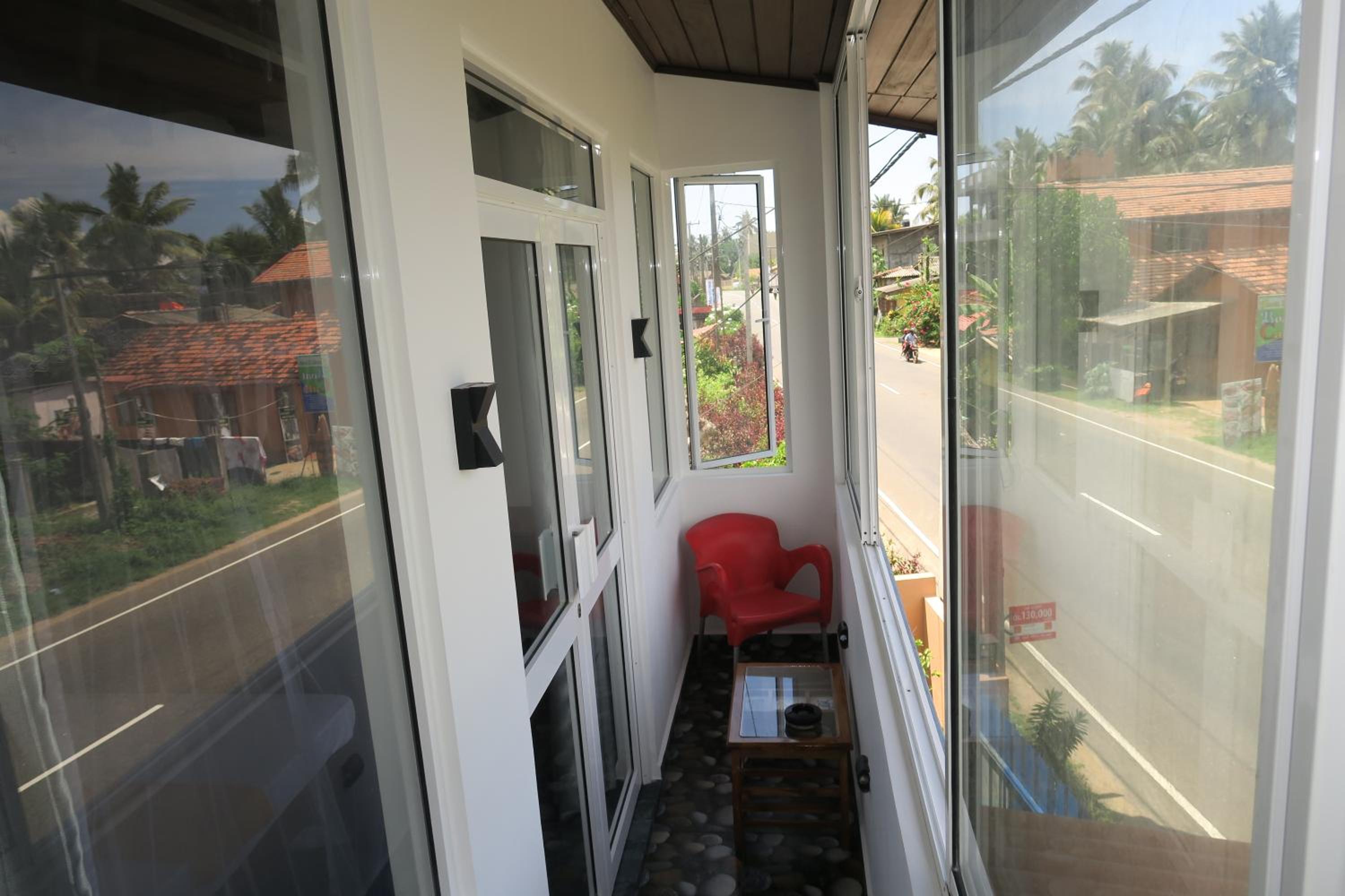 Standard Triple Room with Sea View photo 3