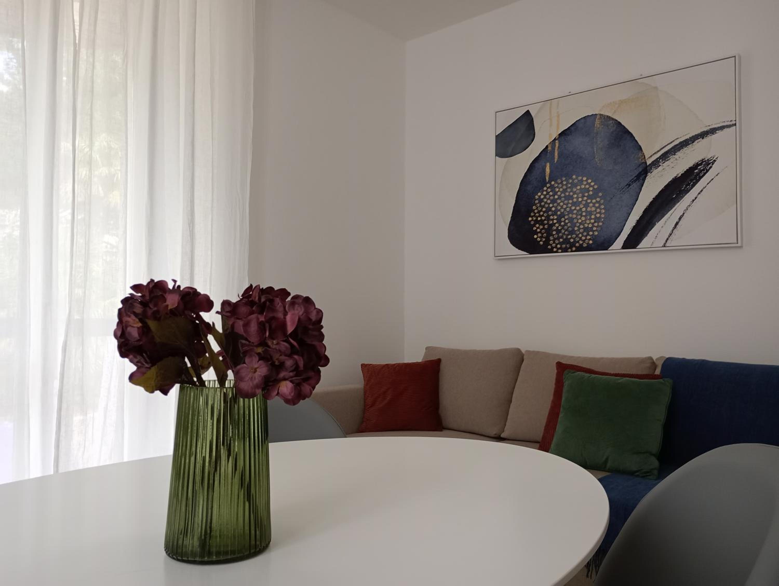 One-Bedroom Apartment photo 3