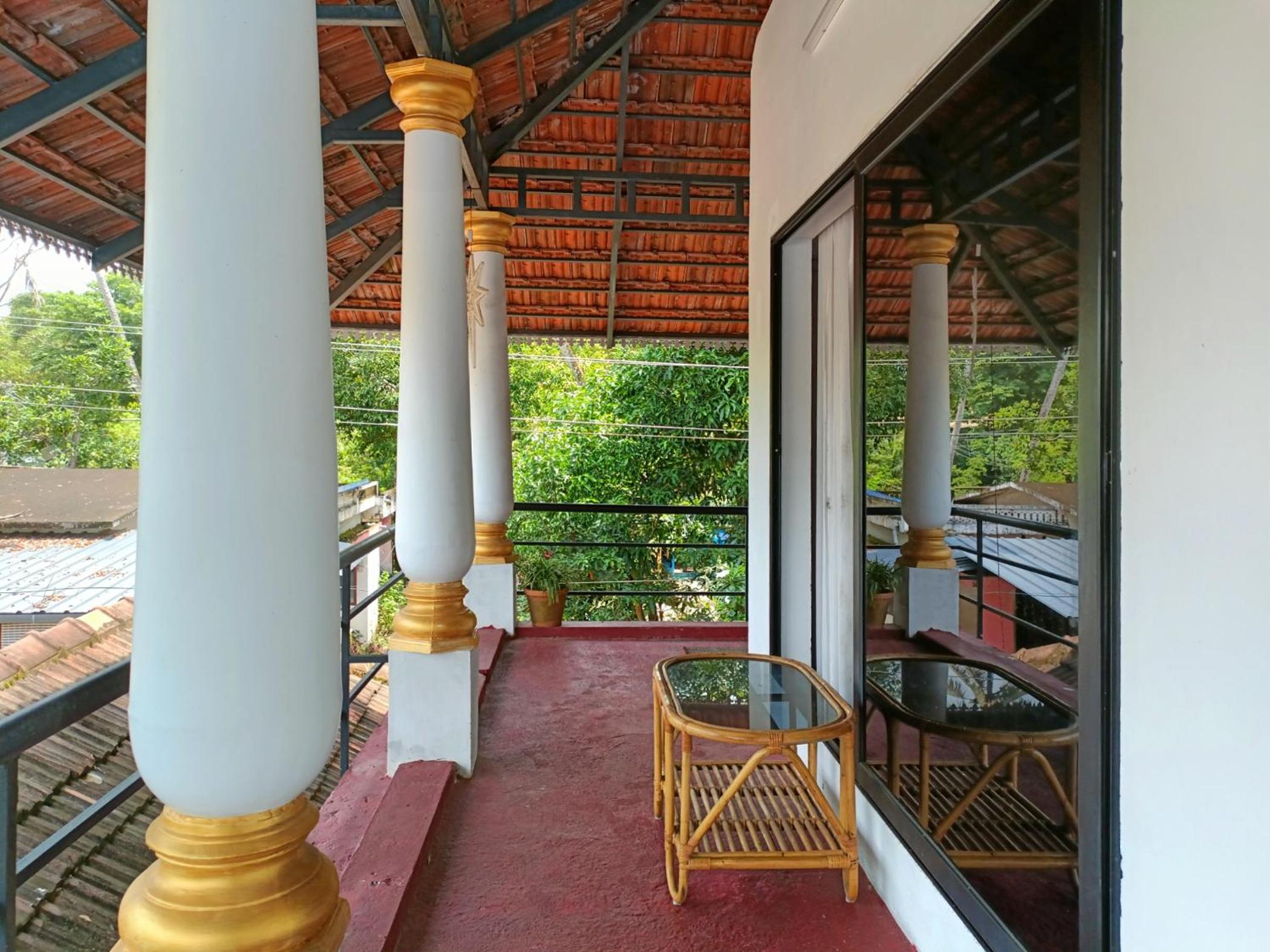 Double Room With Balcony And Sea View photo 3