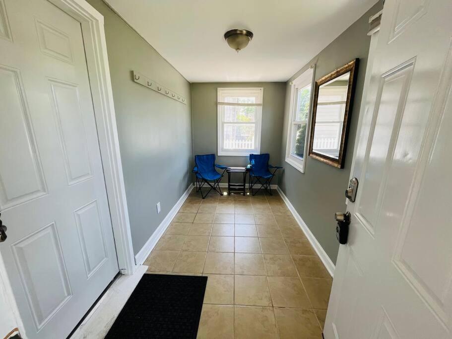 Three-Bedroom House photo 2