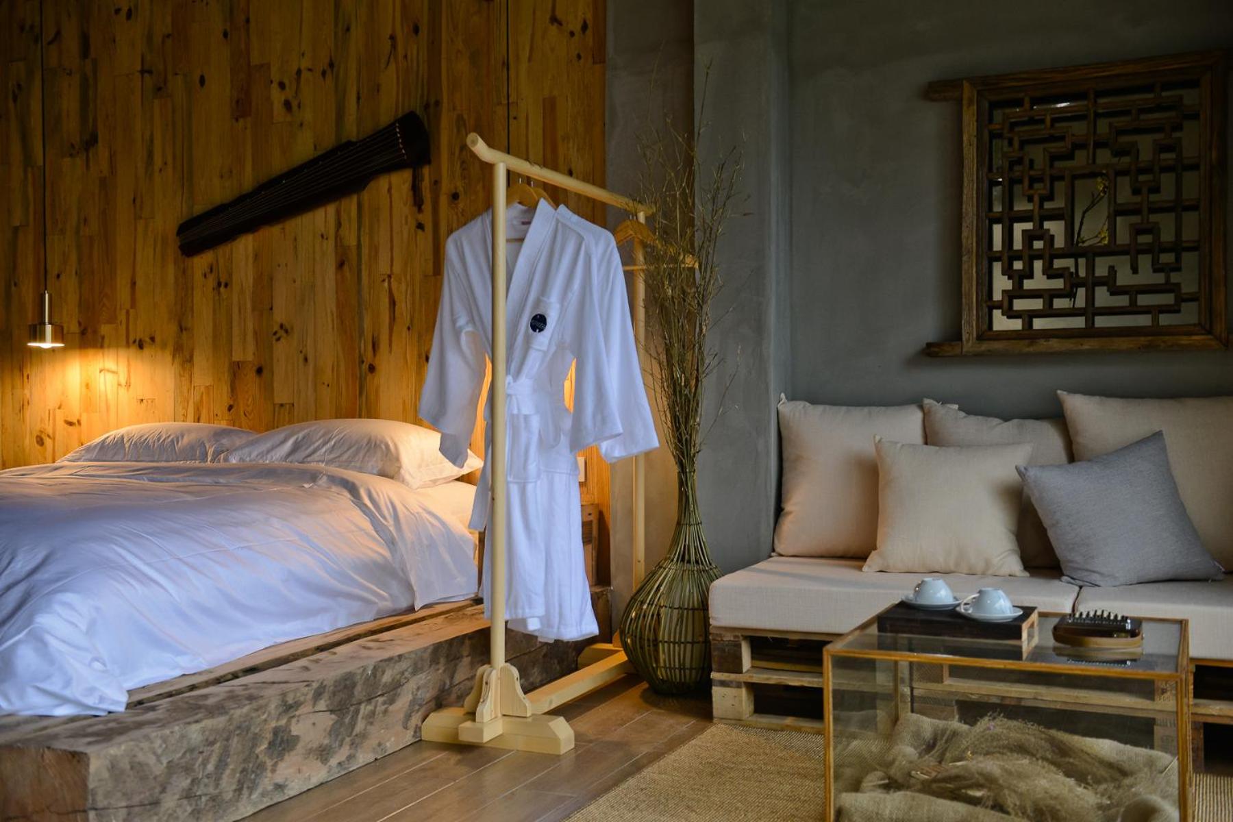 Queen Room with Spa Bath photo 1