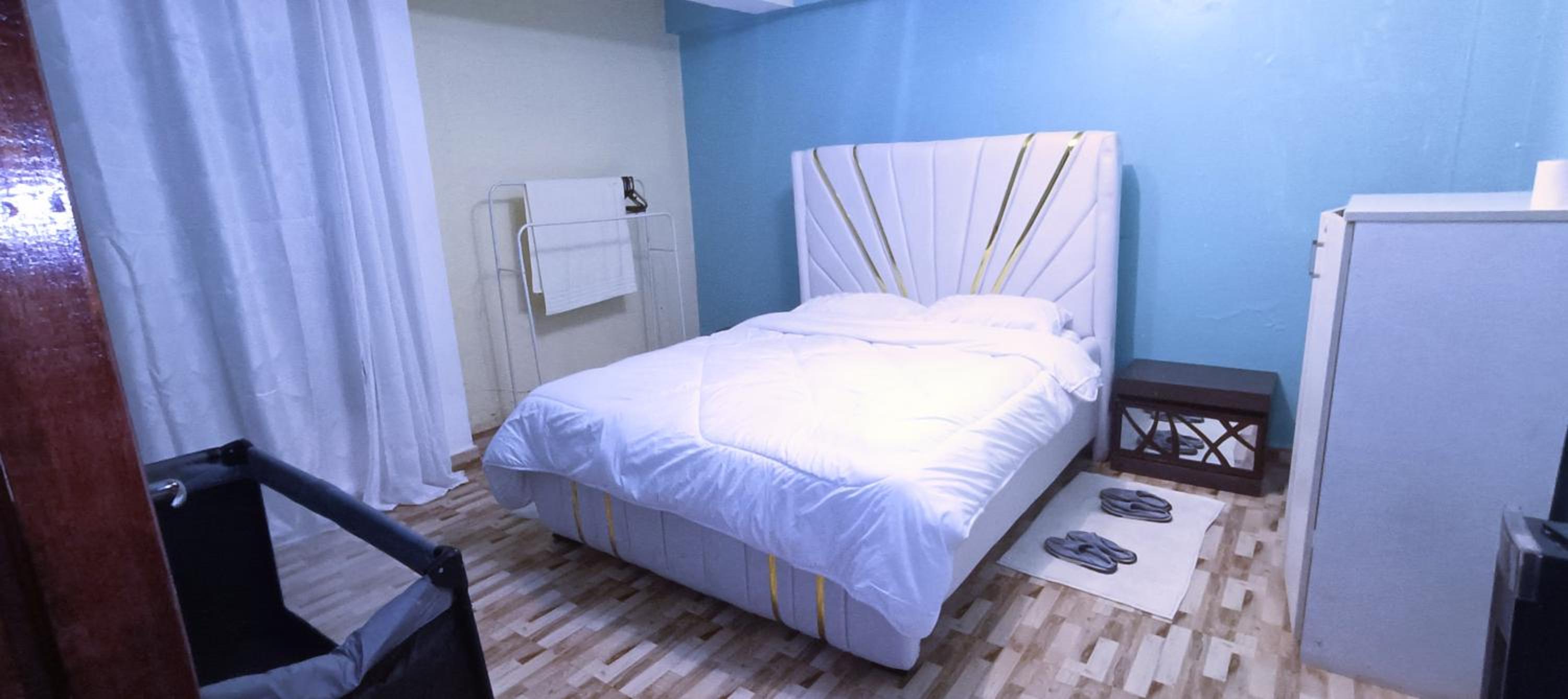 One-Bedroom Apartment - Photo 32