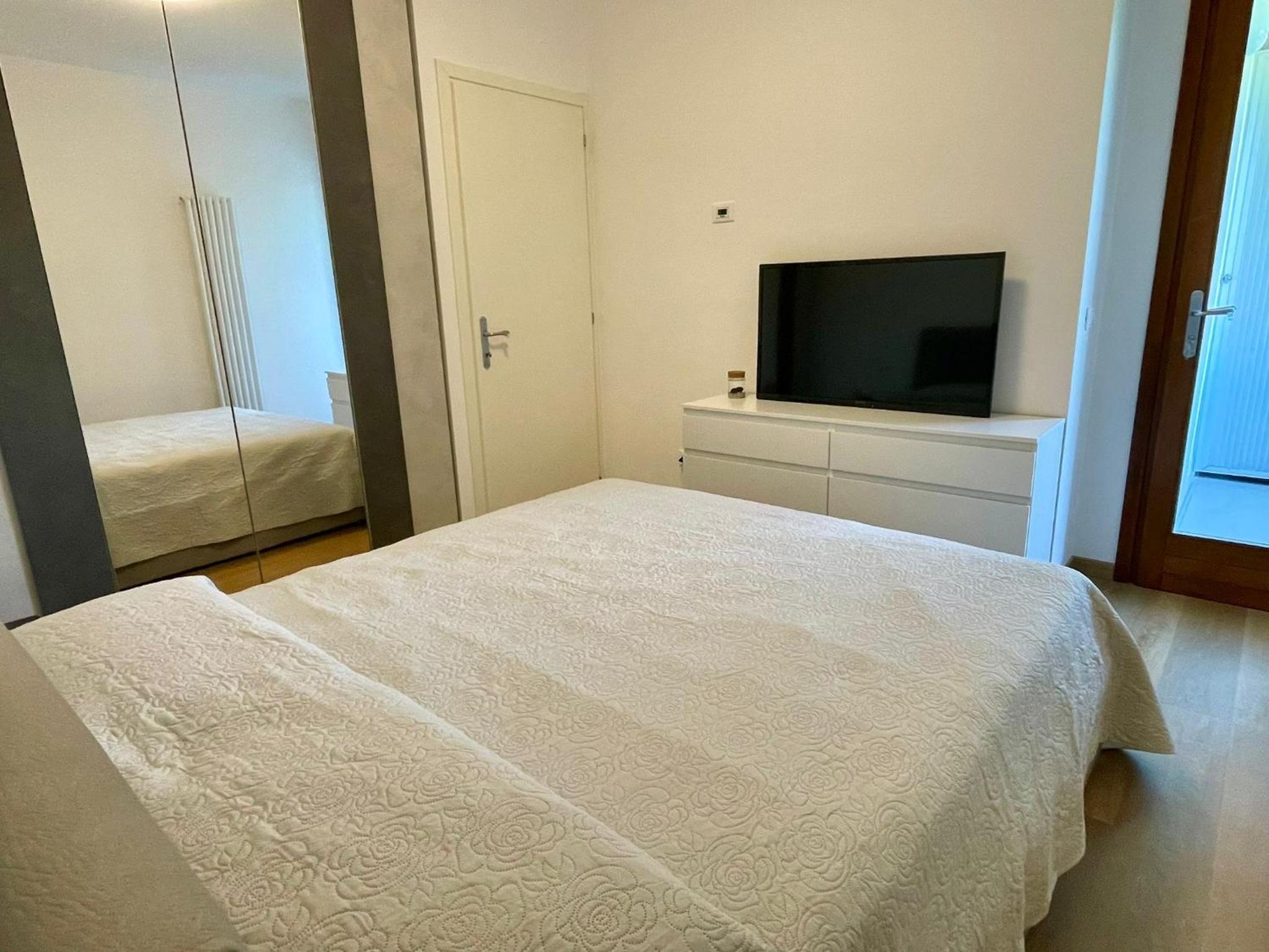One-Bedroom Apartment photo 3