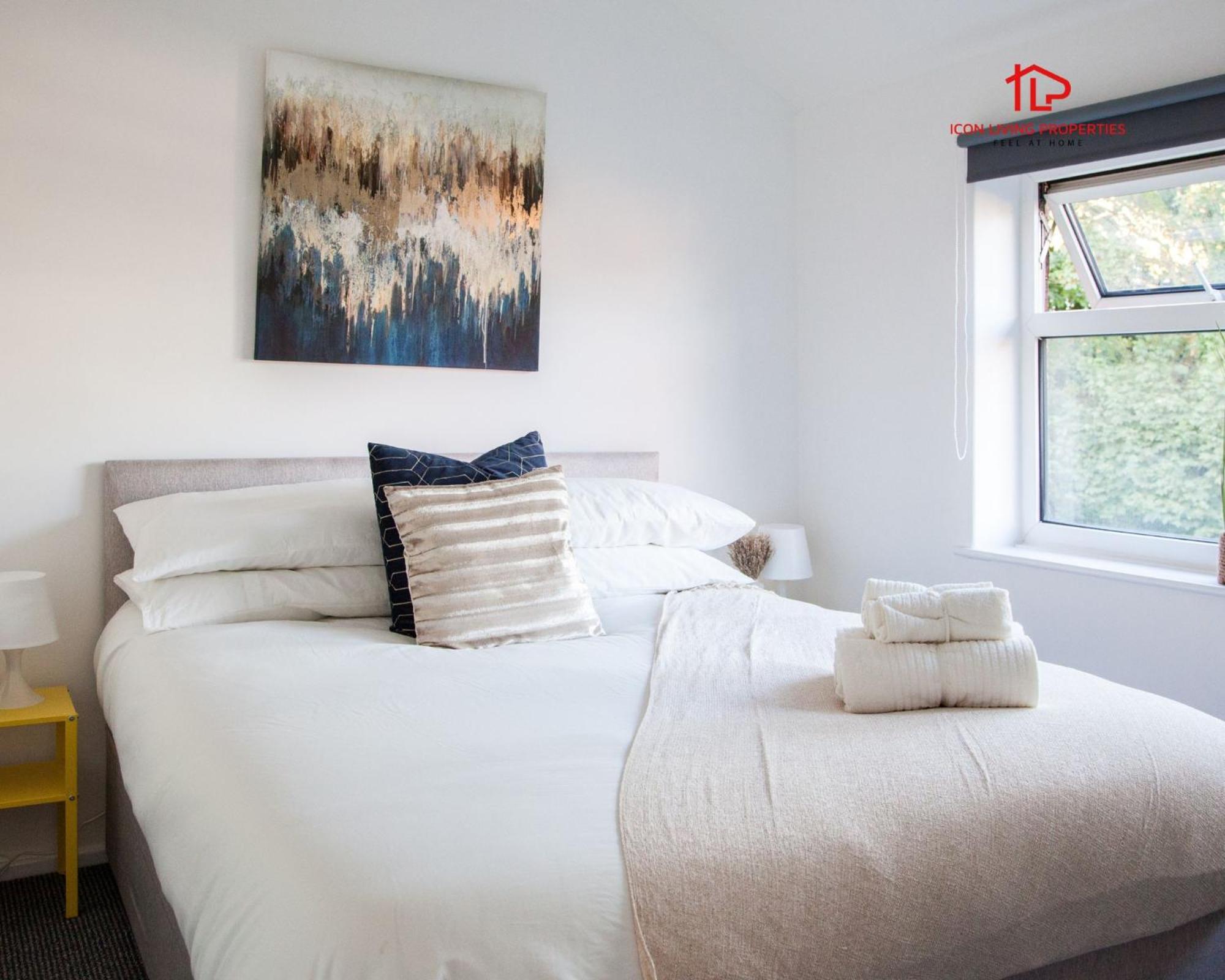 Four-Bedroom House photo 2