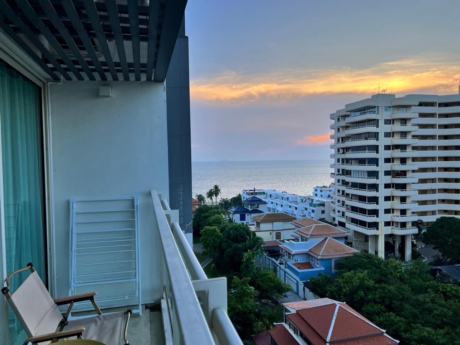 Two-Bedroom Apartment with Balcony - Photo 2