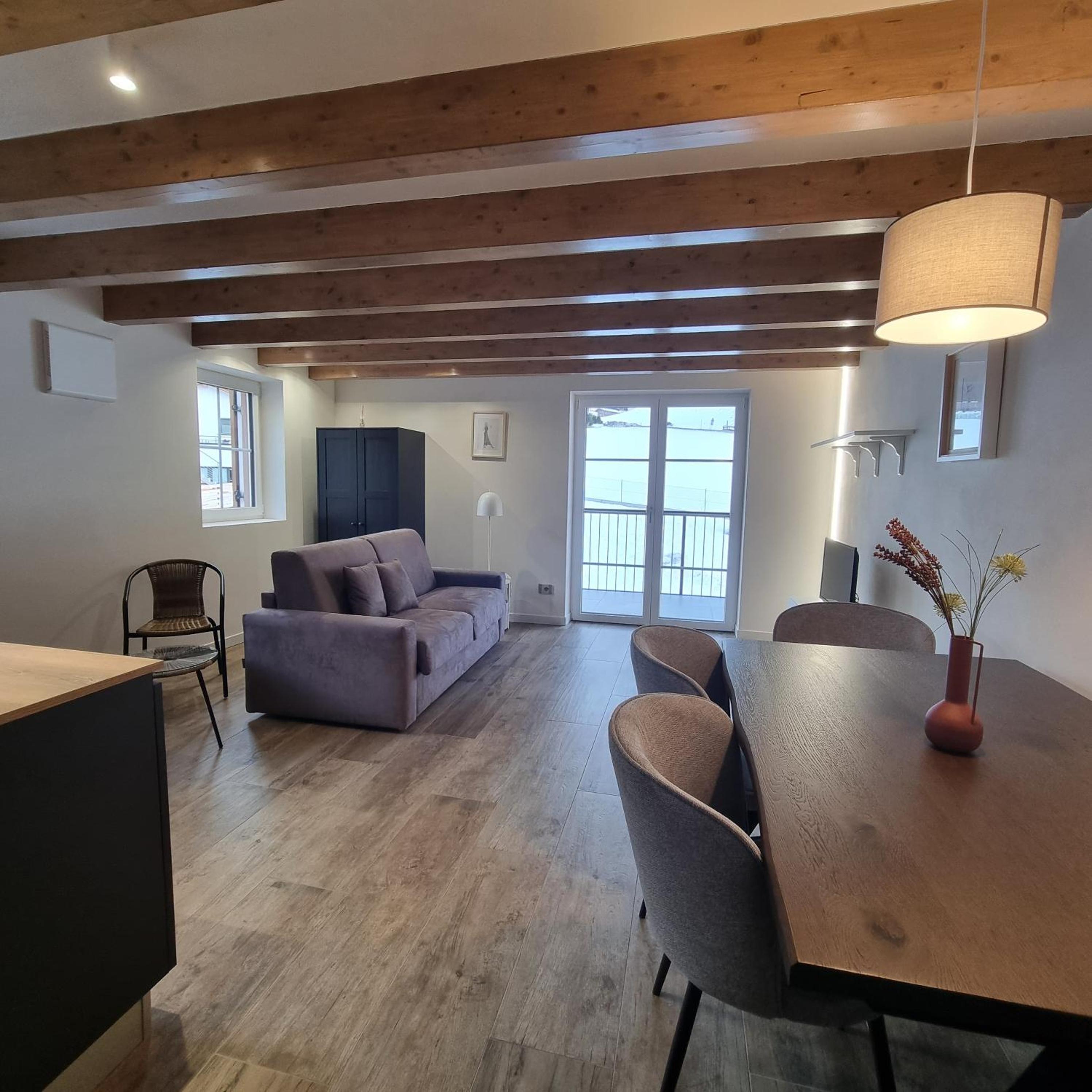 Apartment with Mountain View photo 3