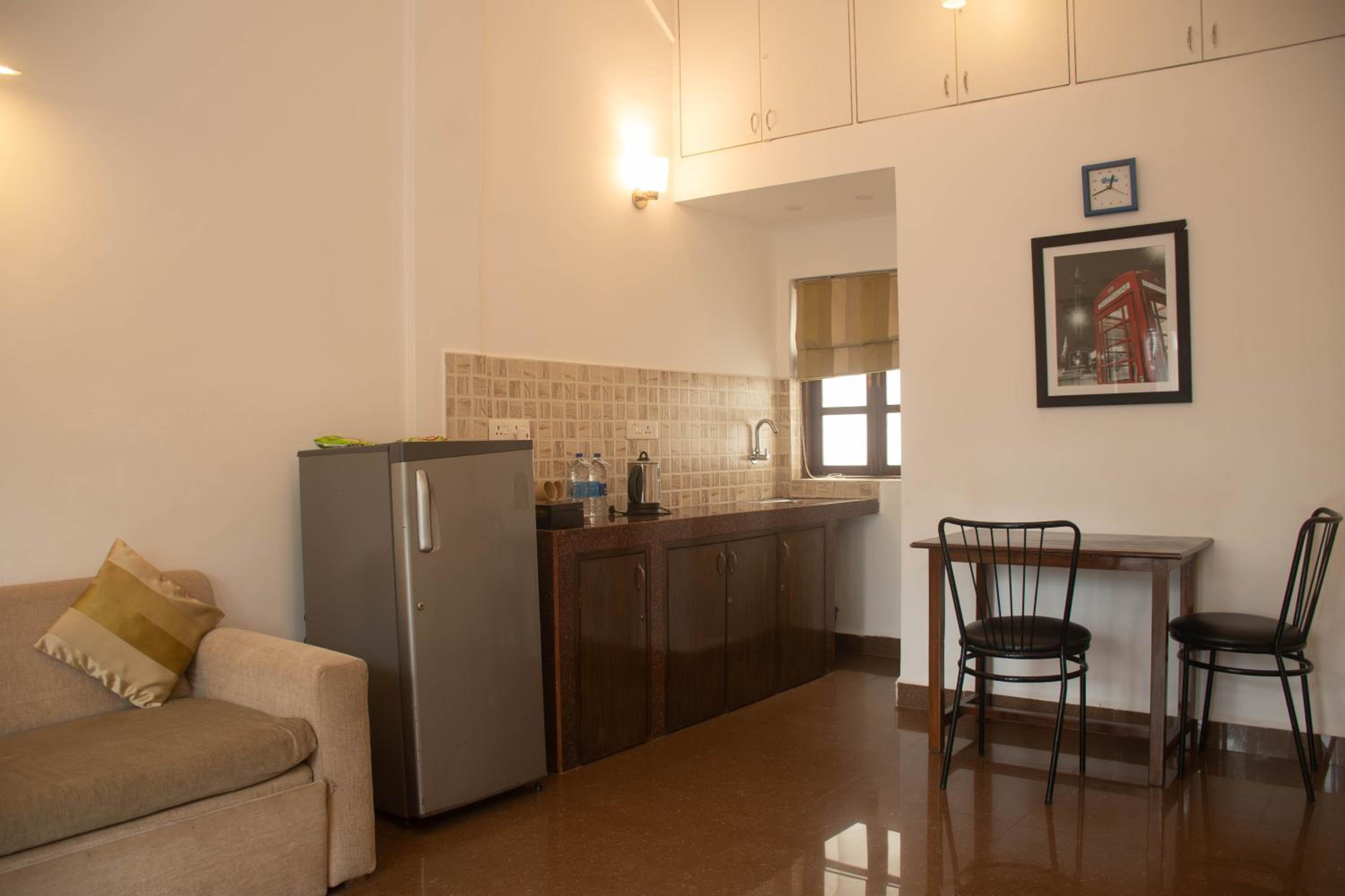 Suite - Photo 2