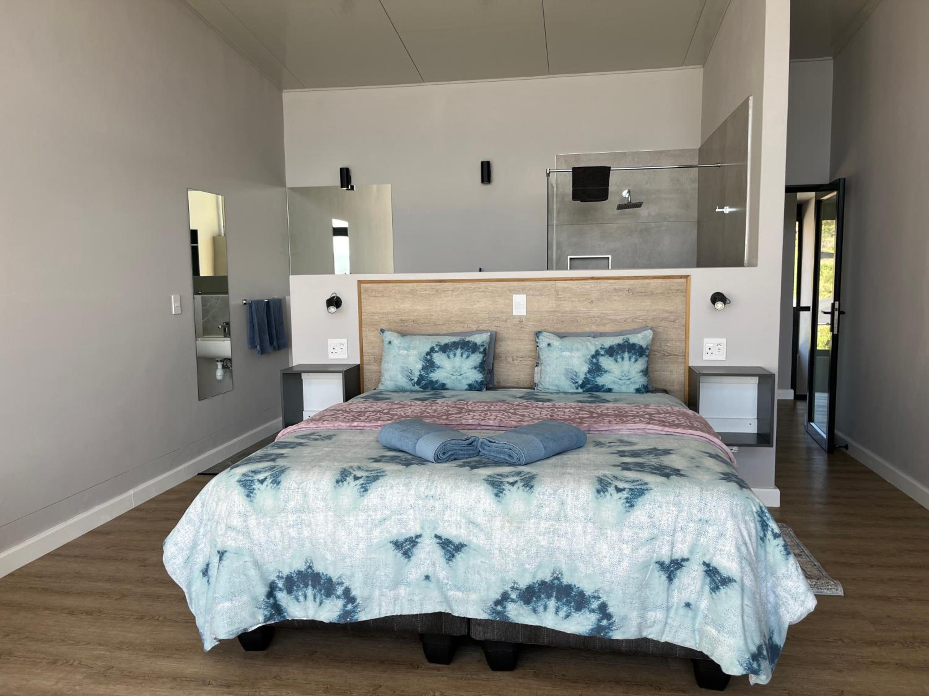 Deluxe Double Room with Balcony and Sea View