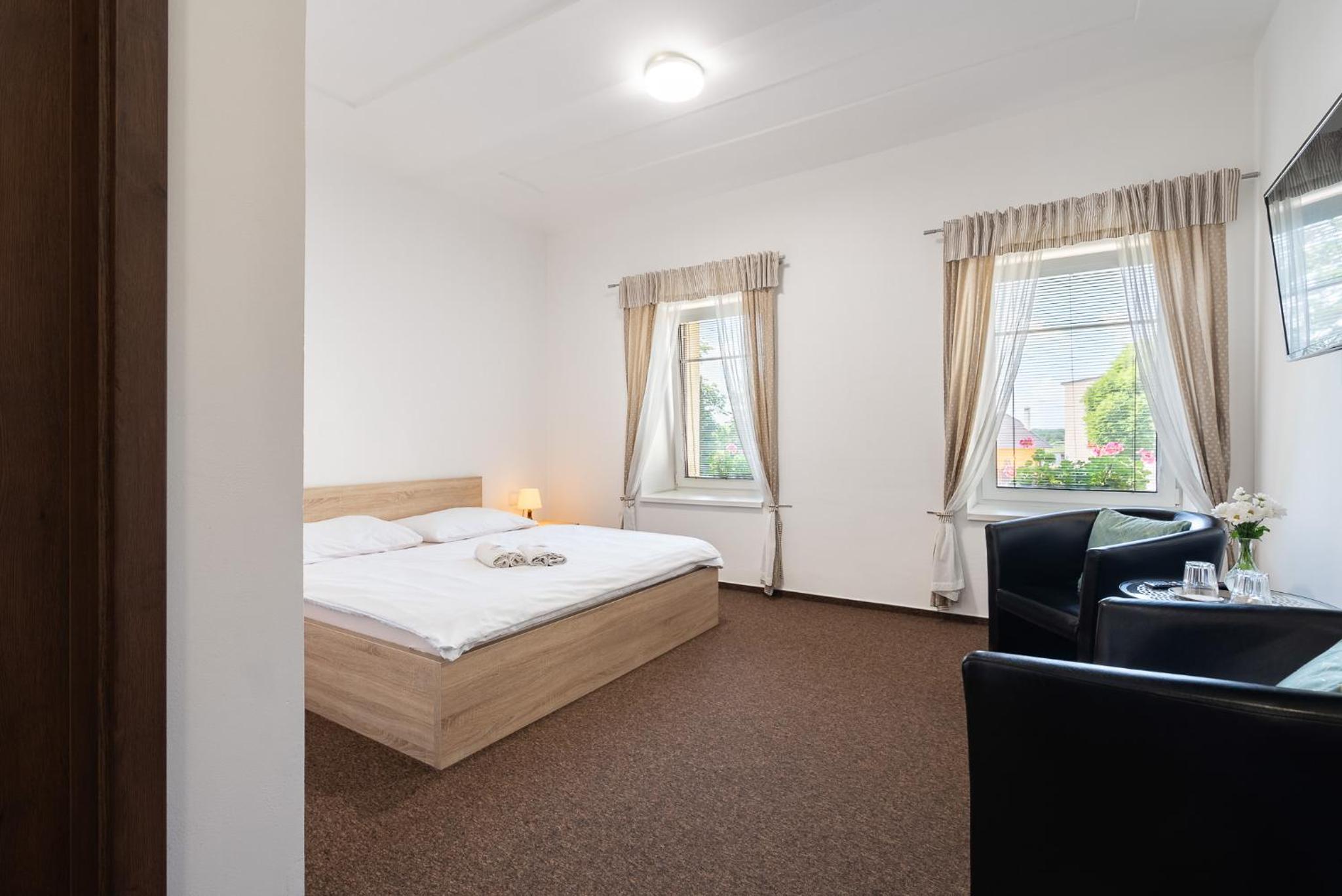 Double Room with Spa Bath photo 2