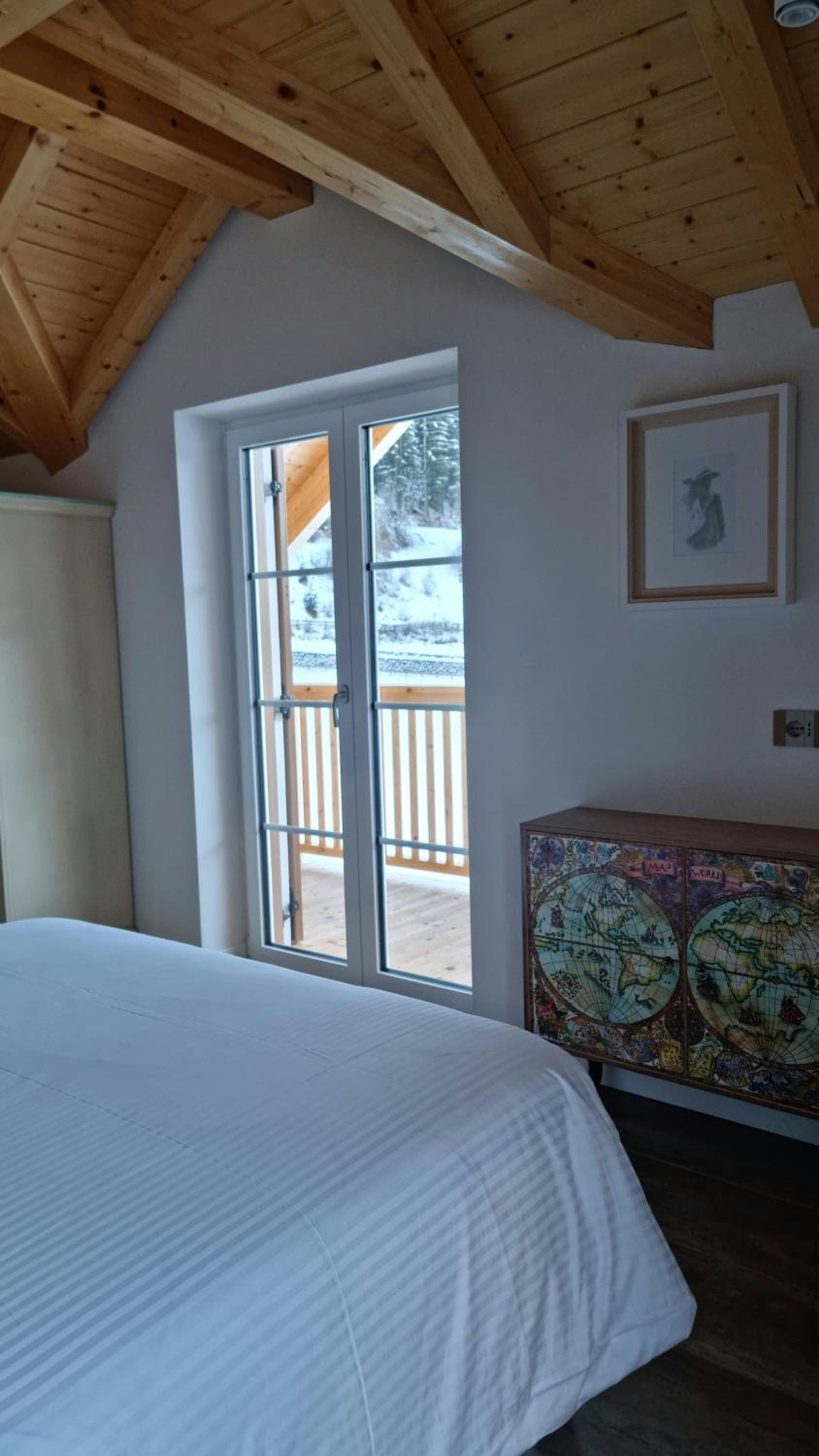 Apartment with Mountain View photo 3