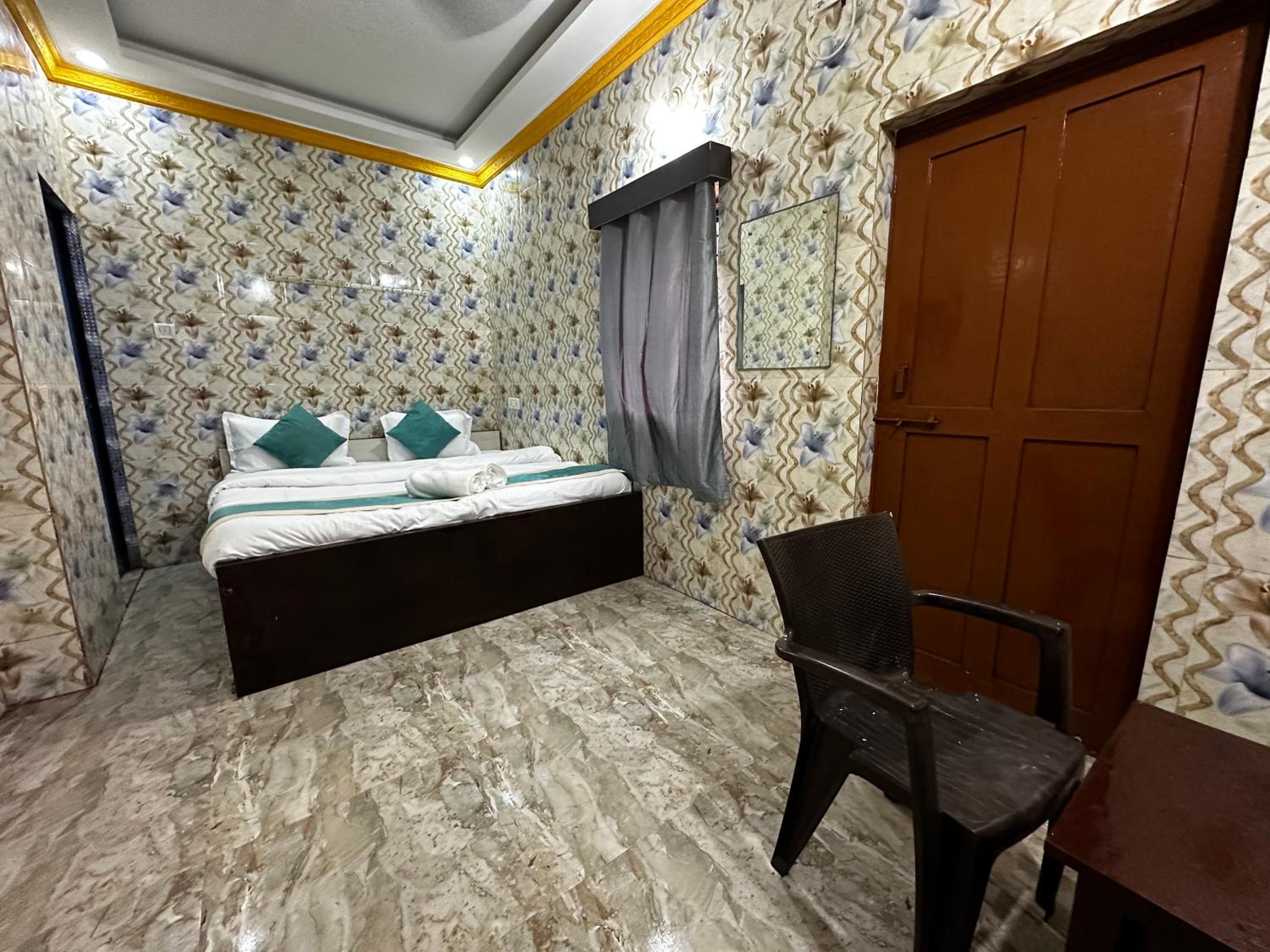 Budget Double Room photo 1