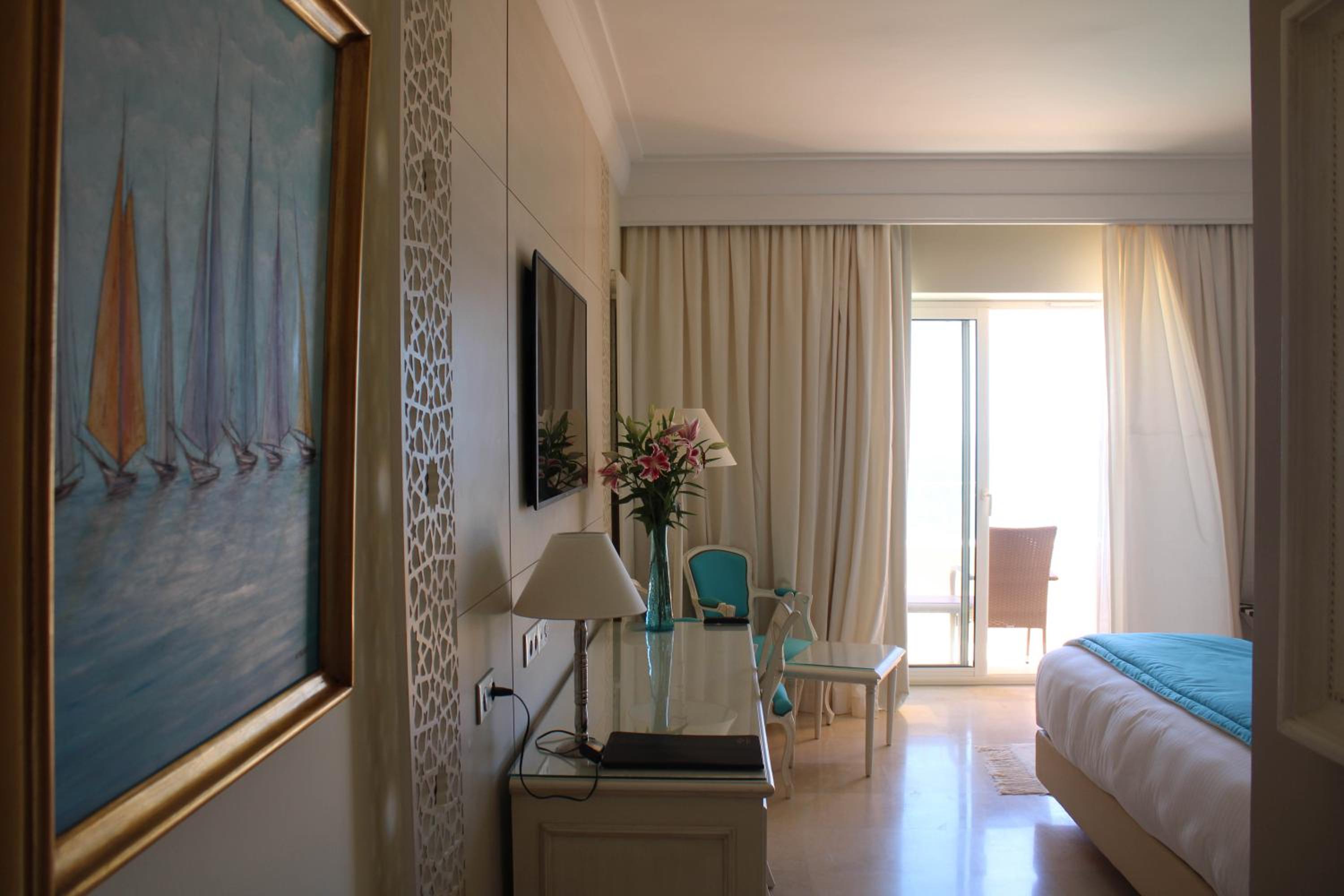 Standard Room 1 King Bed