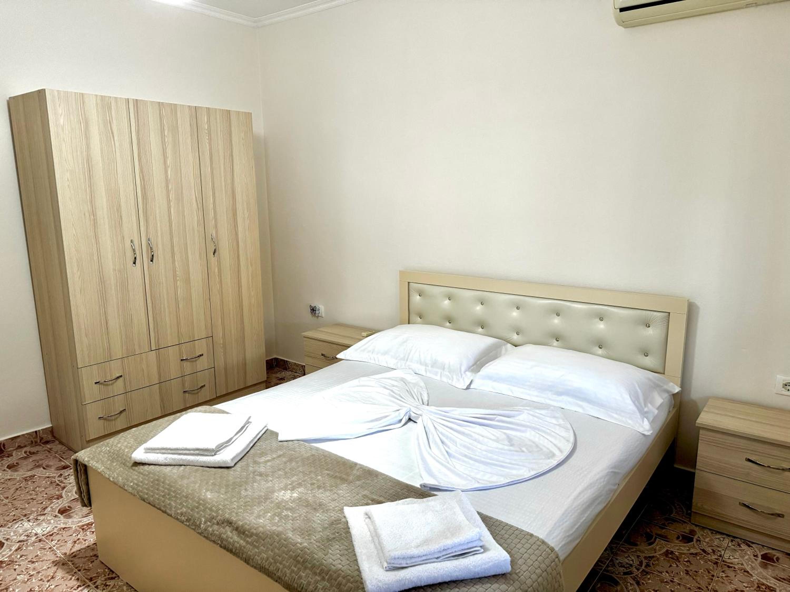 Two-Bedroom Apartment with Mountain View photo 3