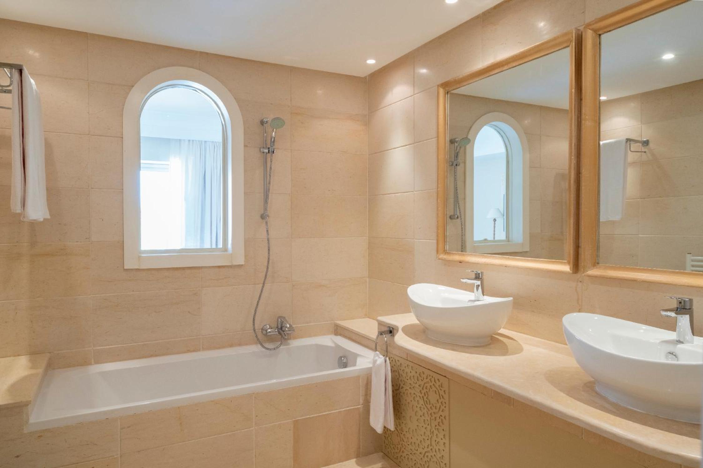 Deluxe Double Suite