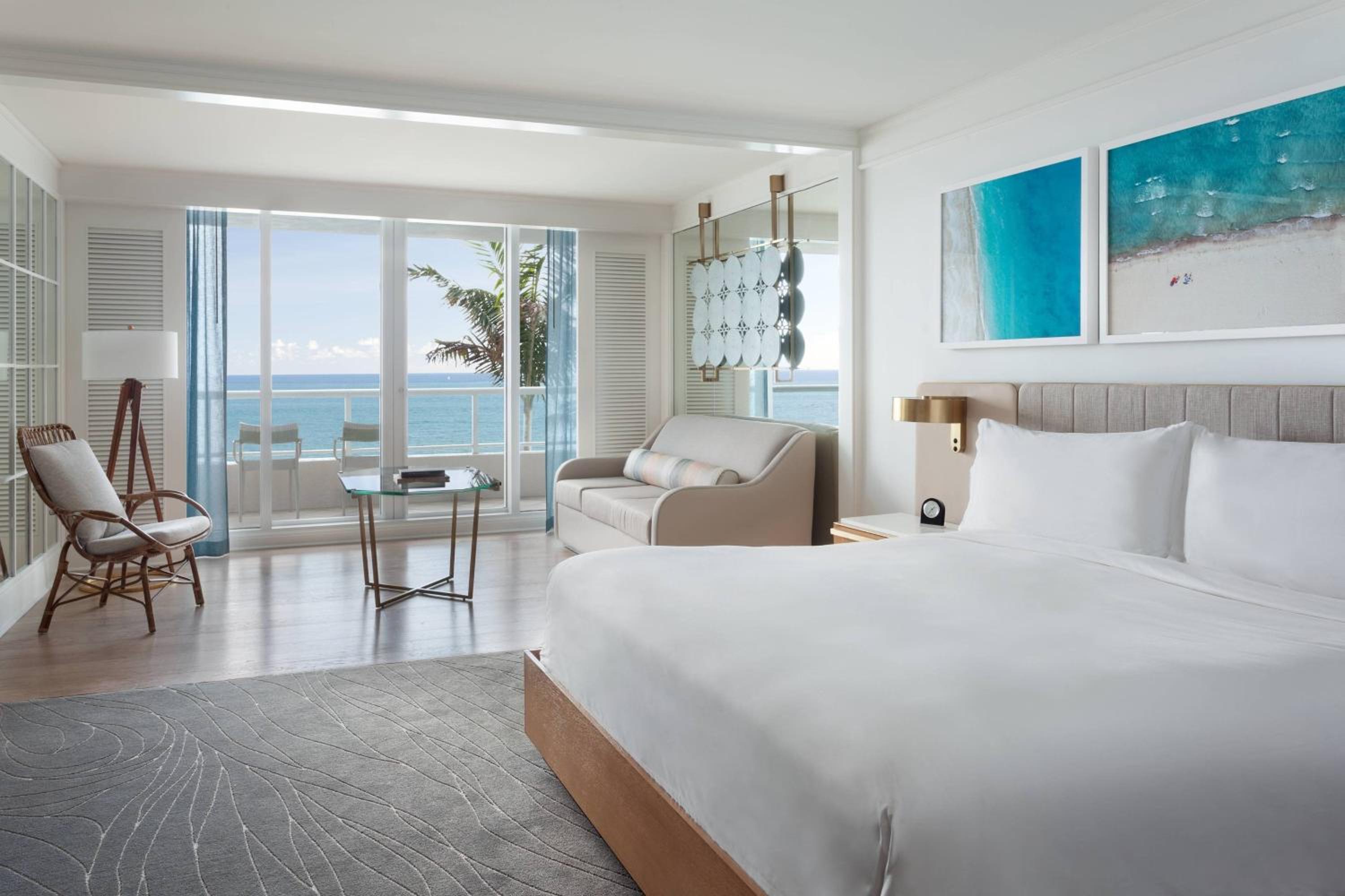 Oceanfront King Room - Photo 2