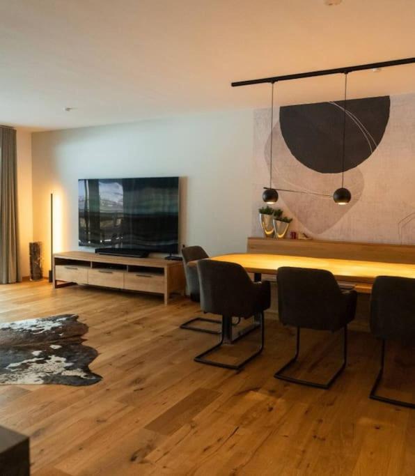 Three-Bedroom Apartment photo 1