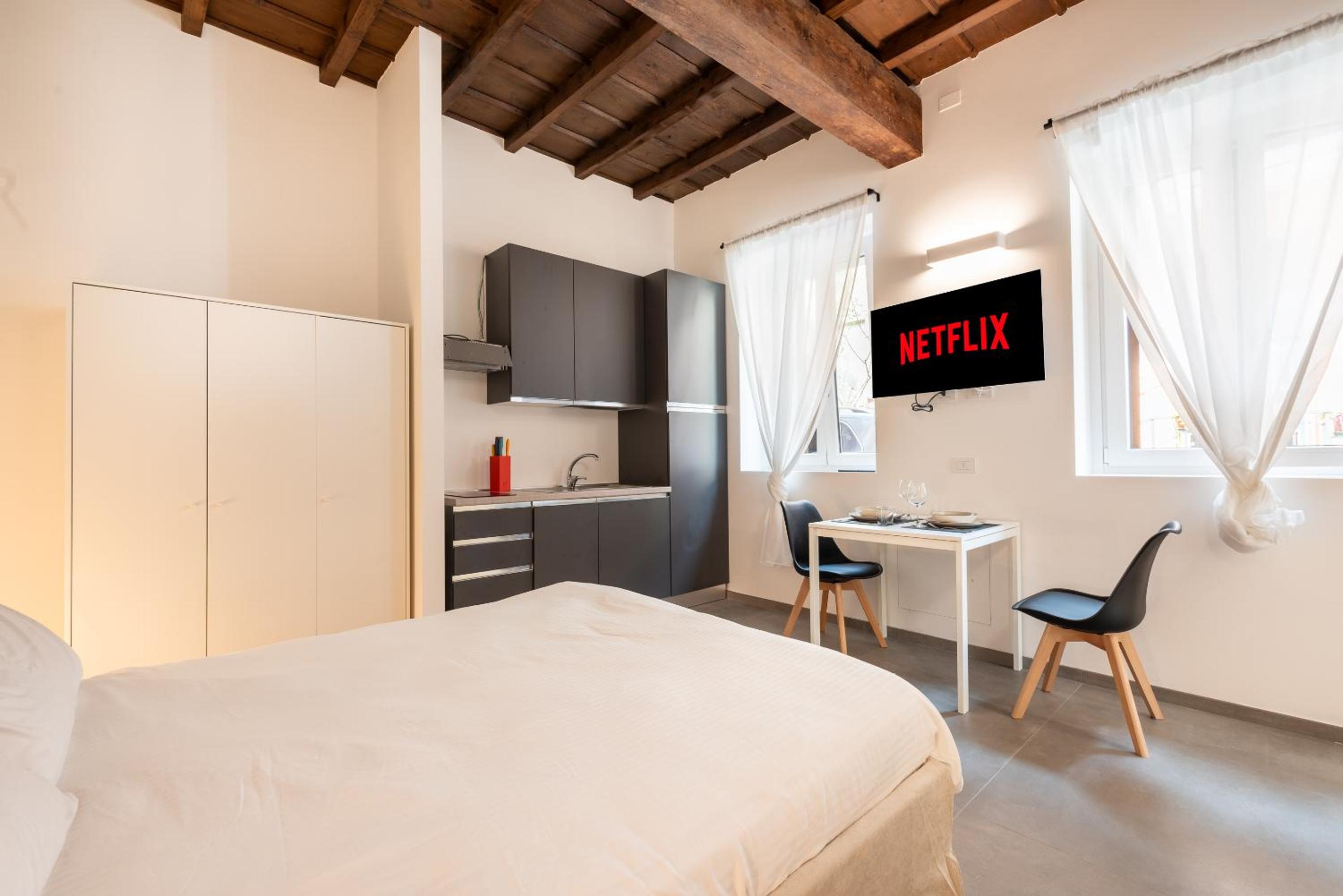 Studio Apartment with One Double Bed photo 1