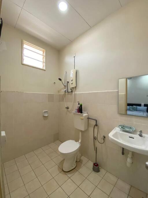 Three-Bedroom House photo 2