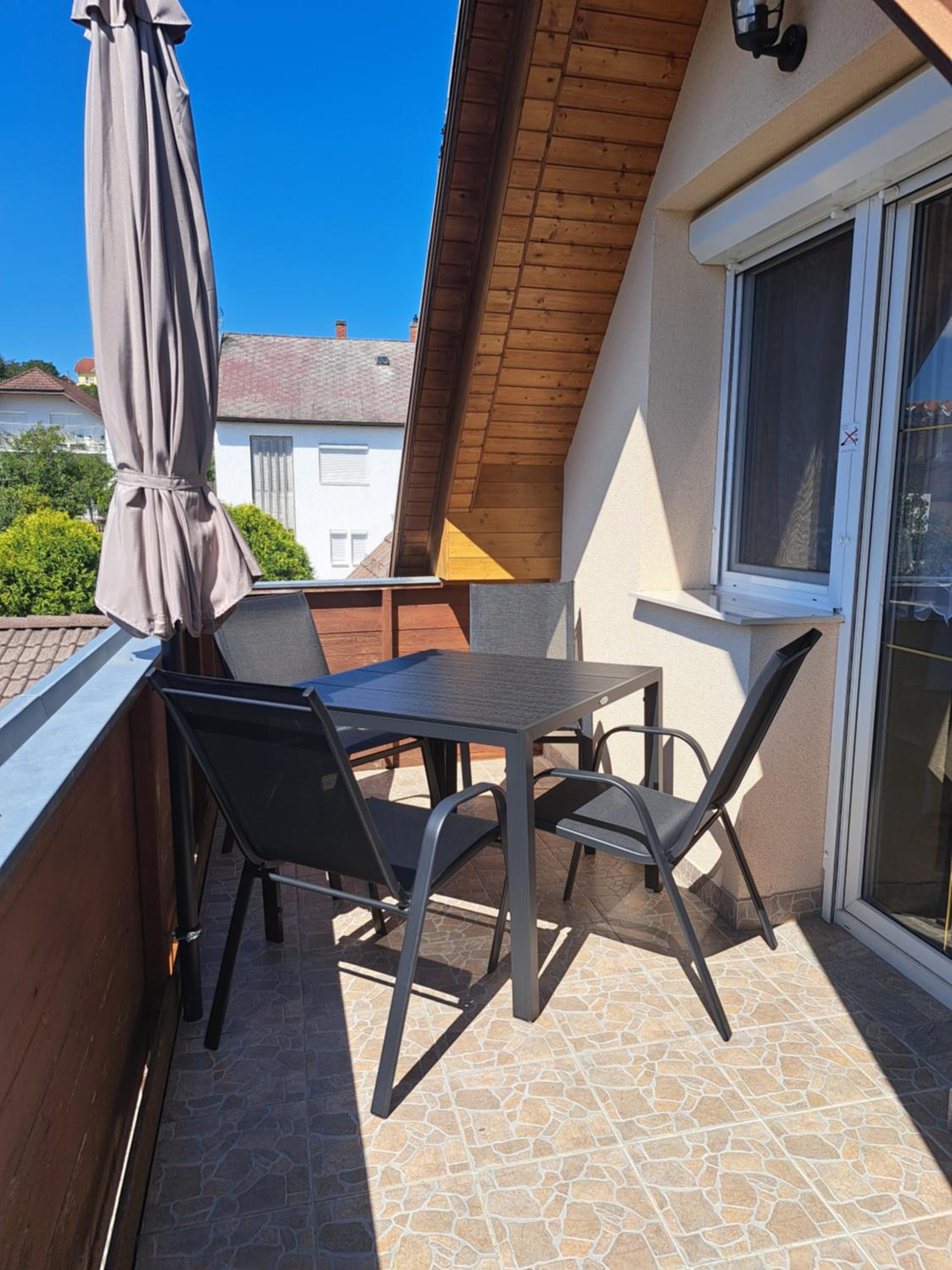 Two-Bedroom Apartment with Balcony and Terrace photo 2