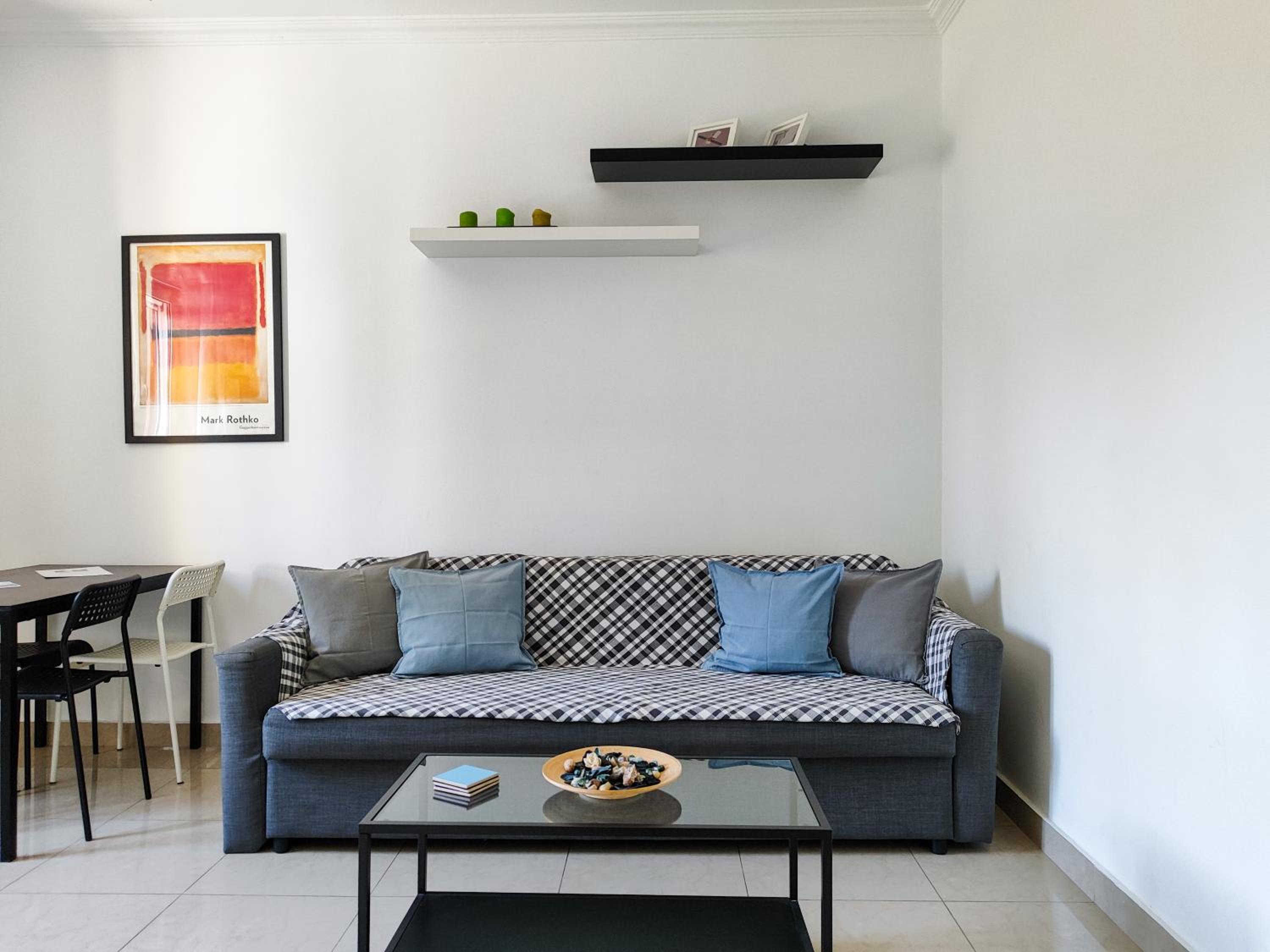 One-Bedroom Apartment