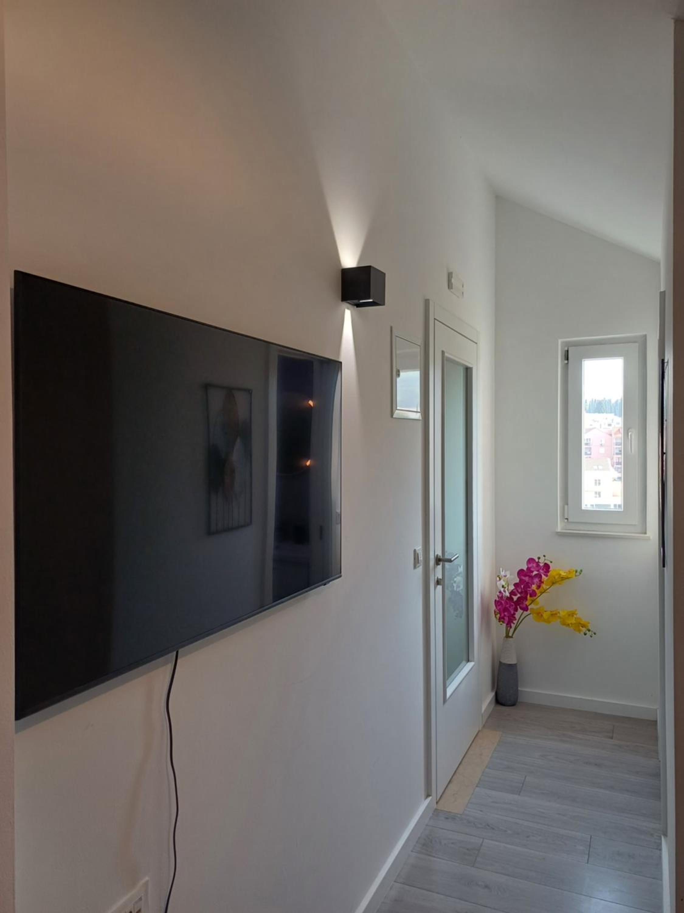 Deluxe One-Bedroom Apartment with Ocean View
