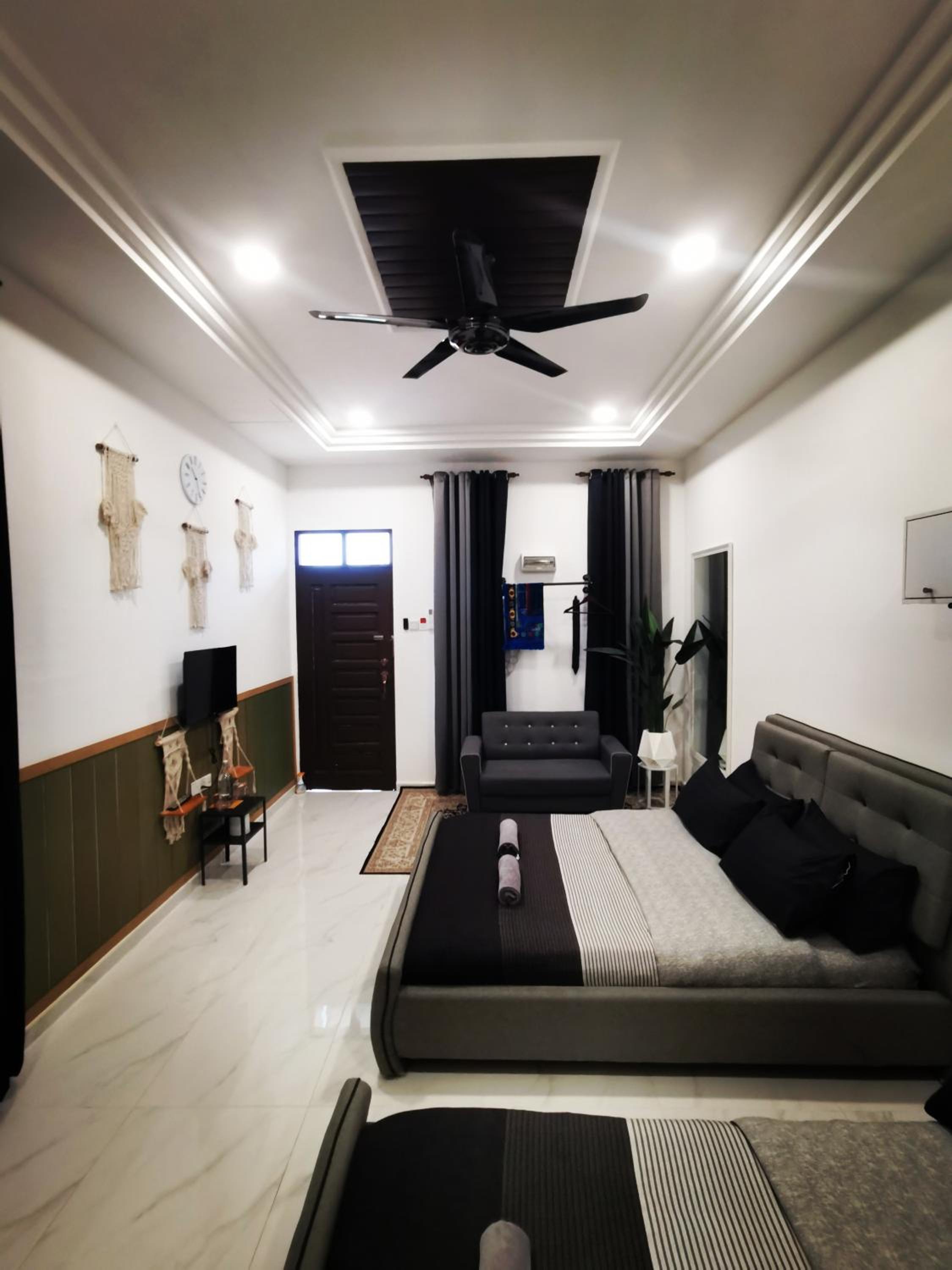 Quadruple Room with Private Bathroom