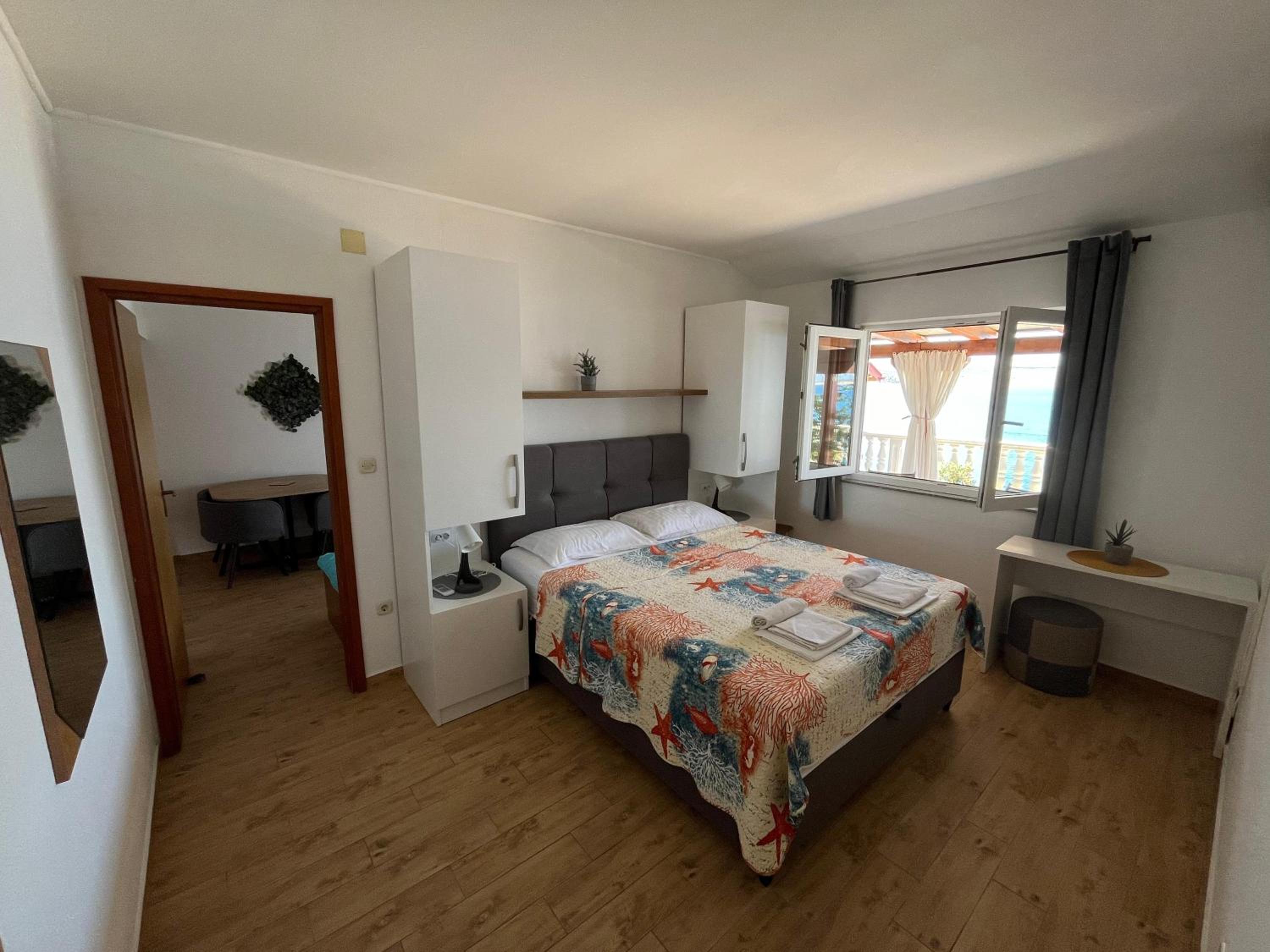 One-Bedroom Apartment with Terrace photo 1