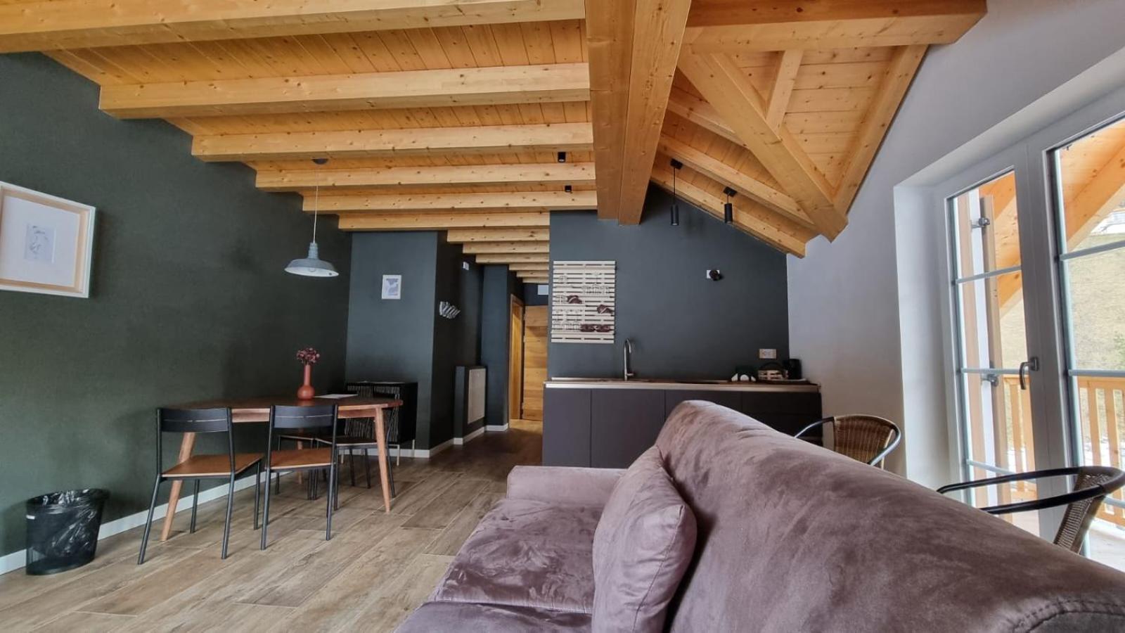 Apartment with Mountain View photo 2