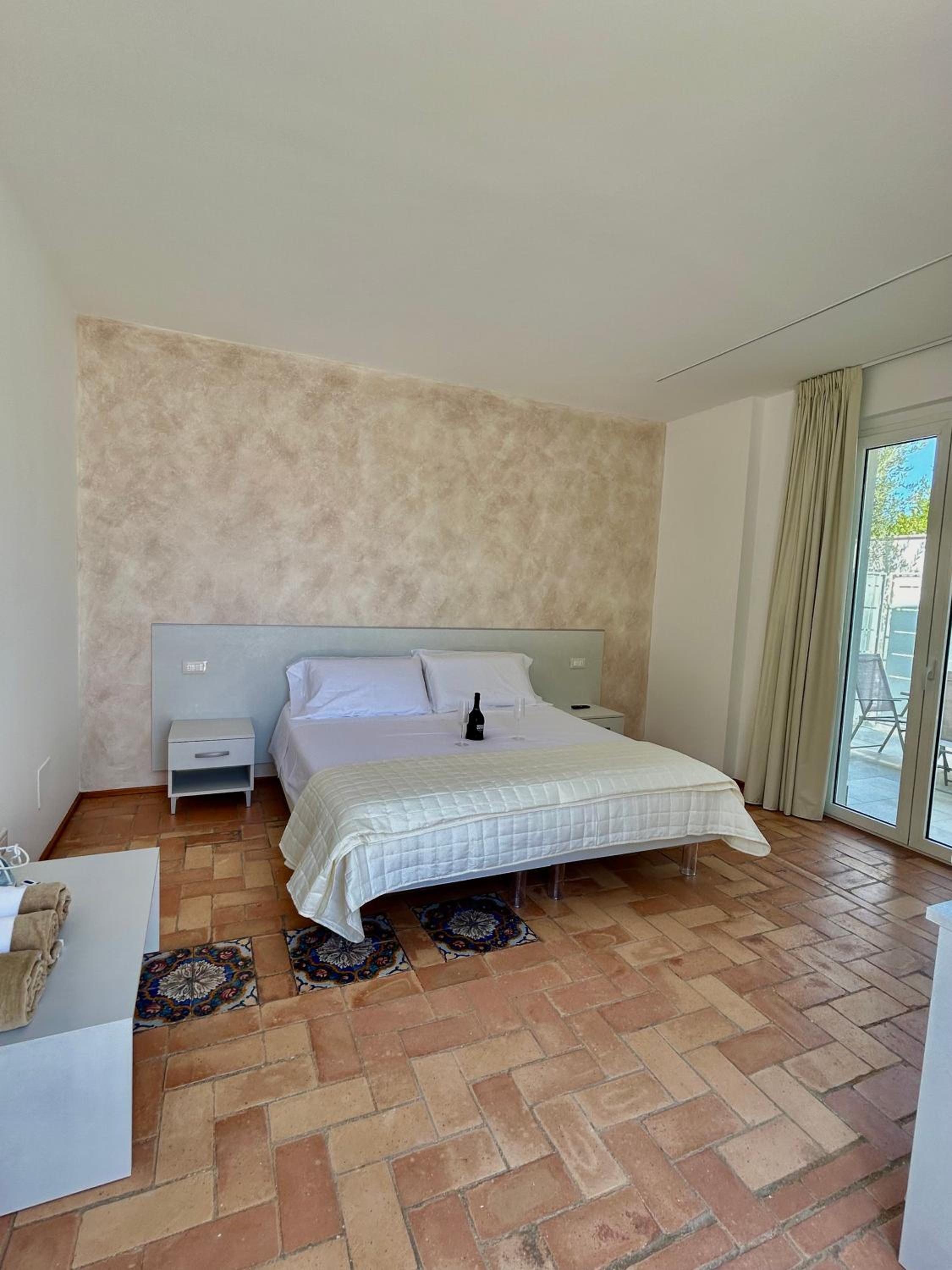 Deluxe Junior Suite photo 1
