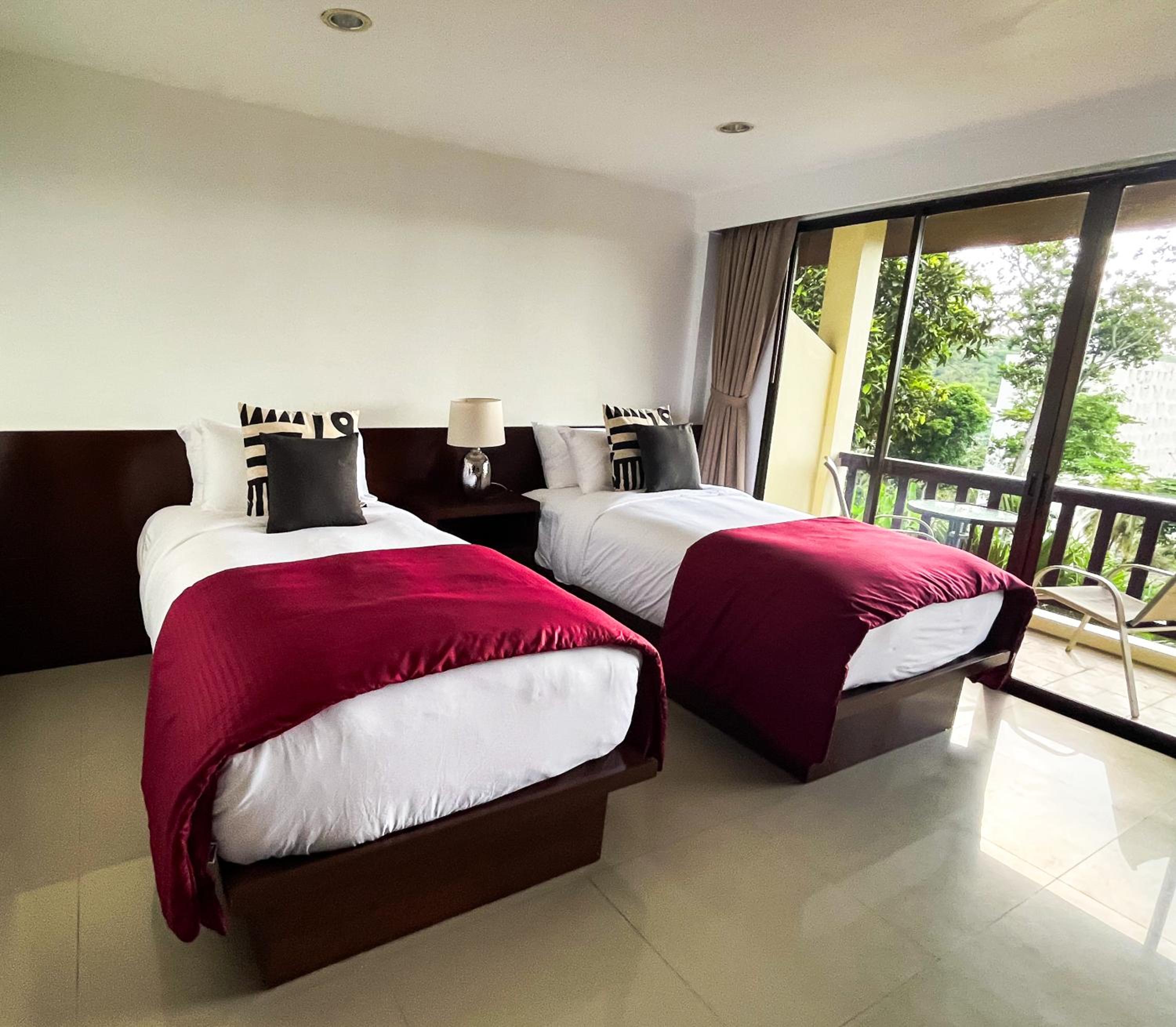Deluxe Twin Room with Sea View