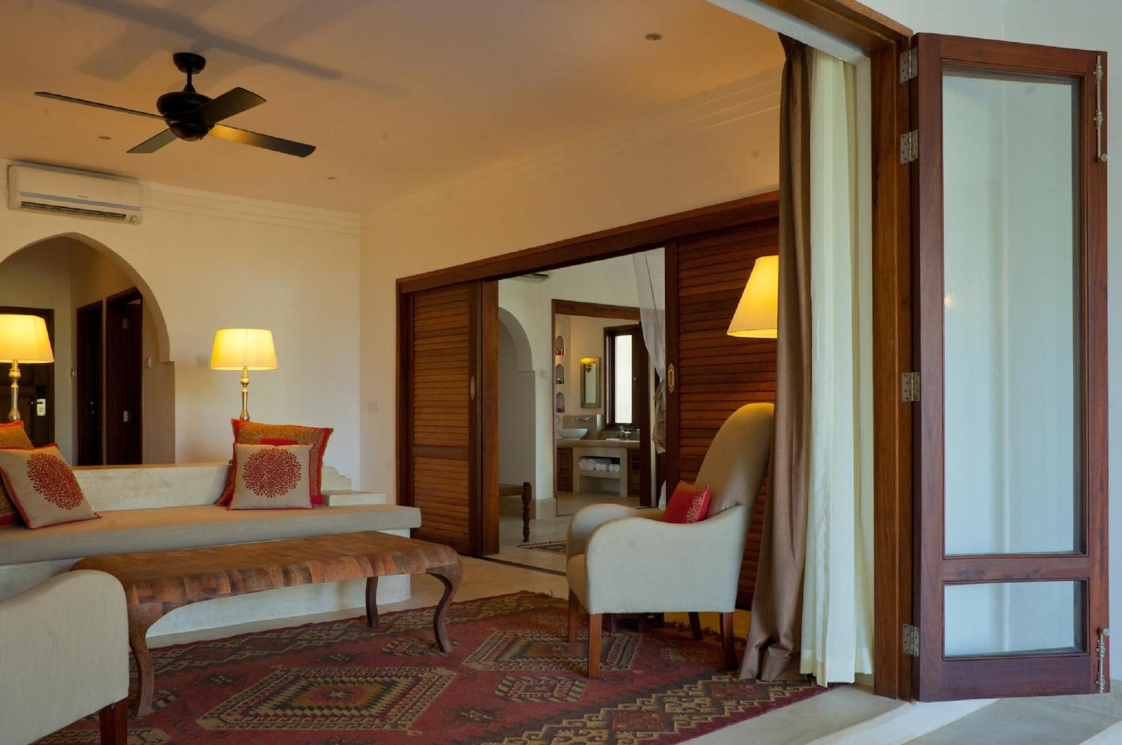 Executive Suite - Photo 15