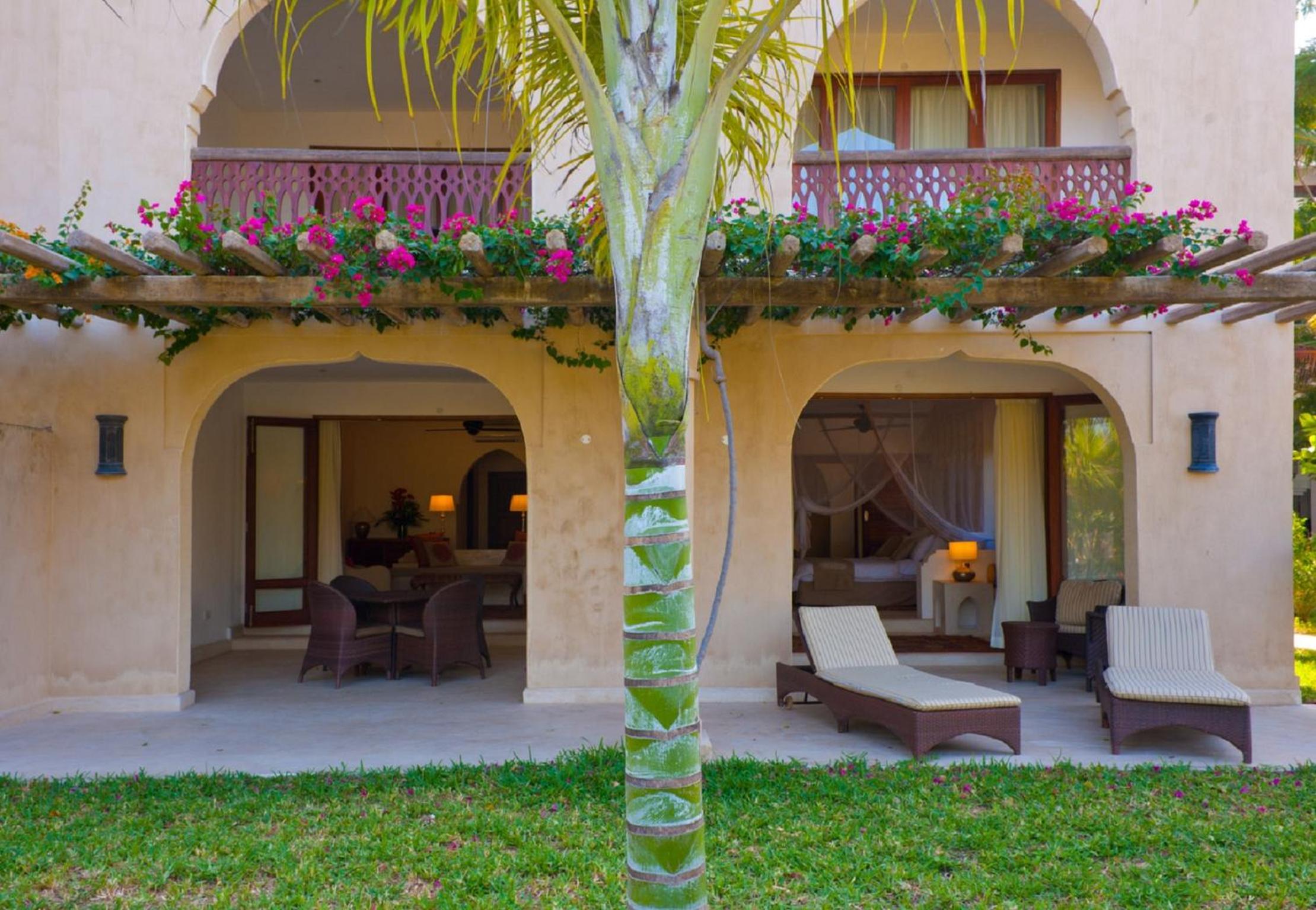 Executive Suite - Photo 17