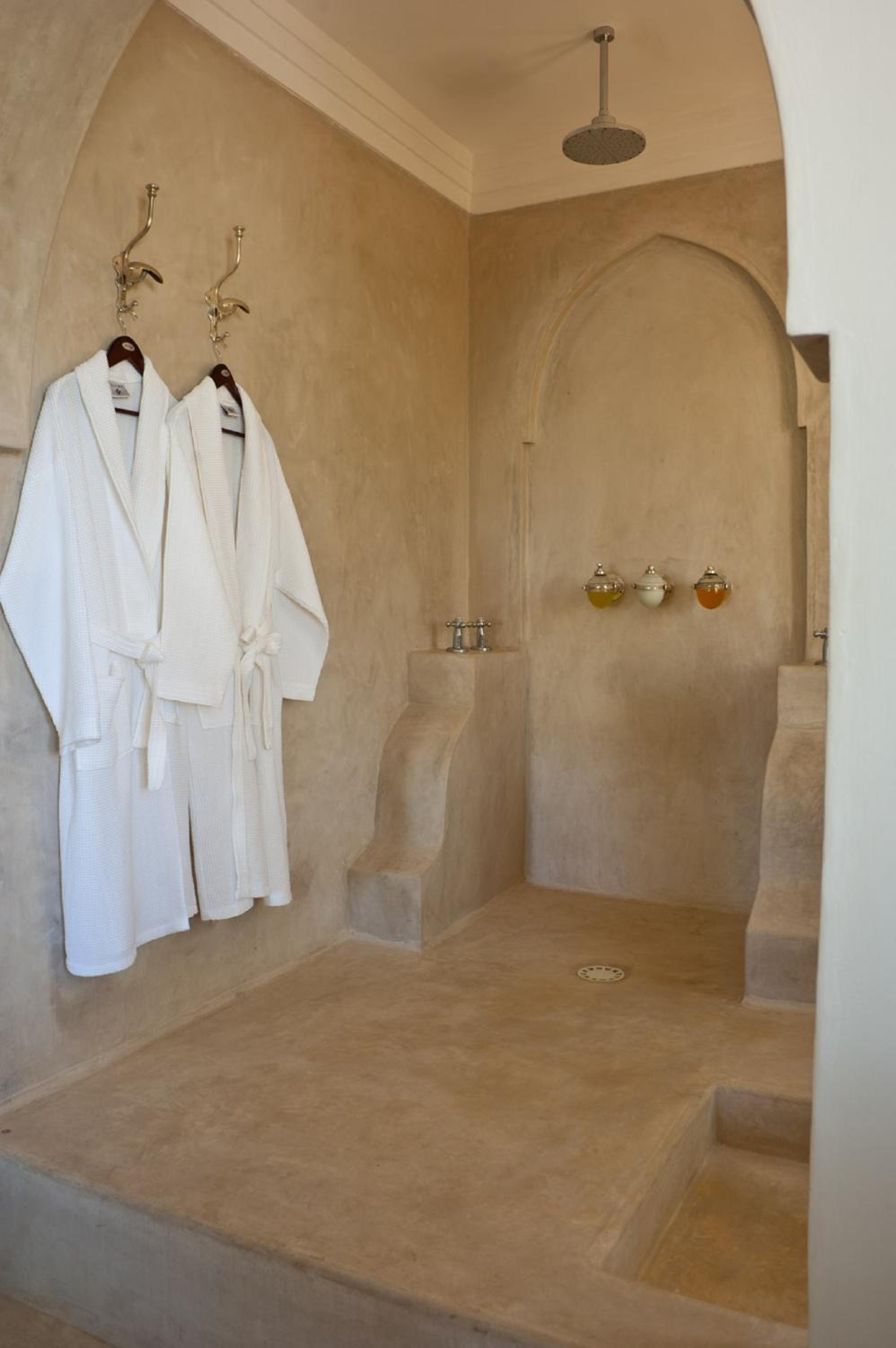 Executive Suite - Photo 23