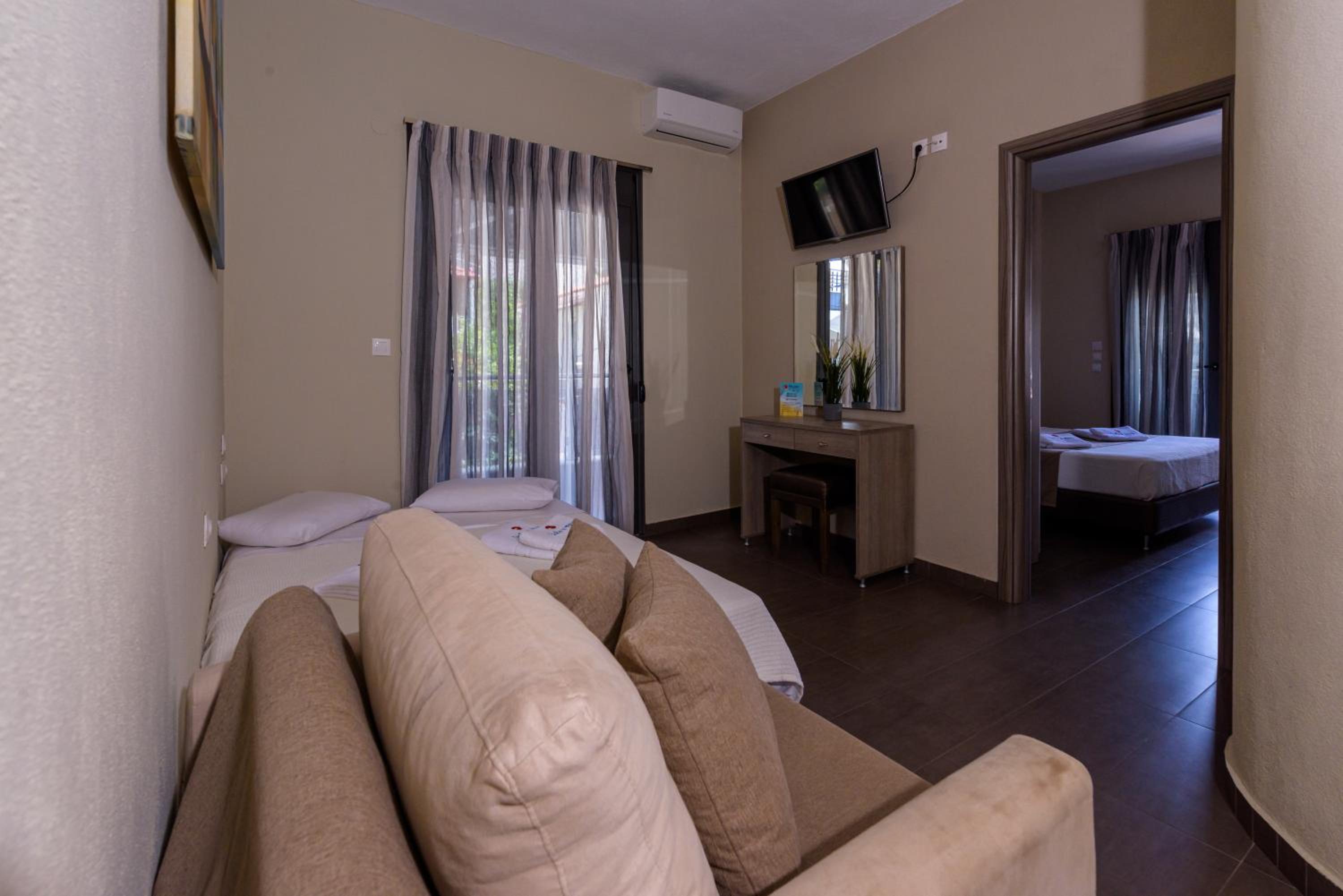 Apartment with Sea View - Photo 16