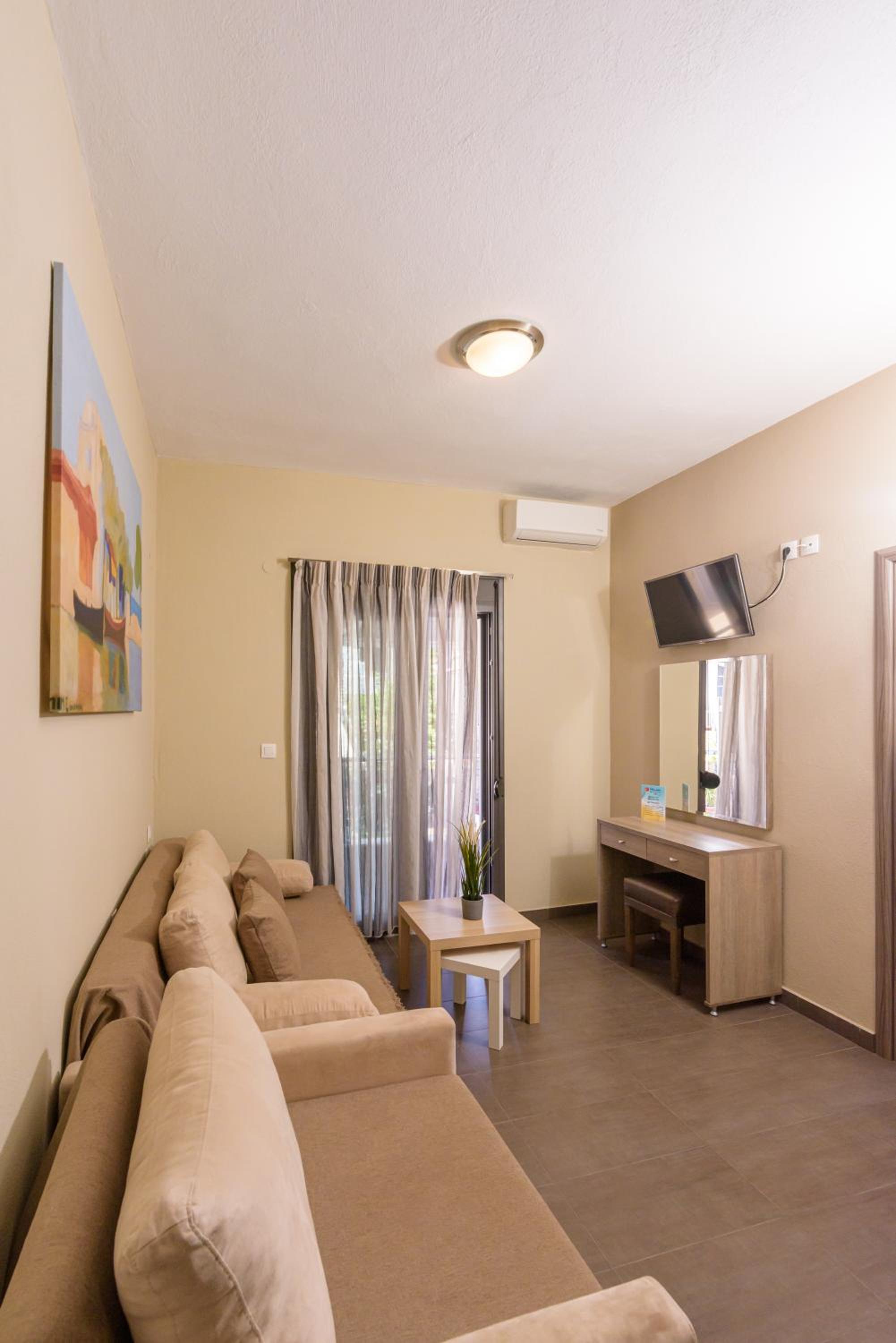 Apartment with Sea View - Photo 12