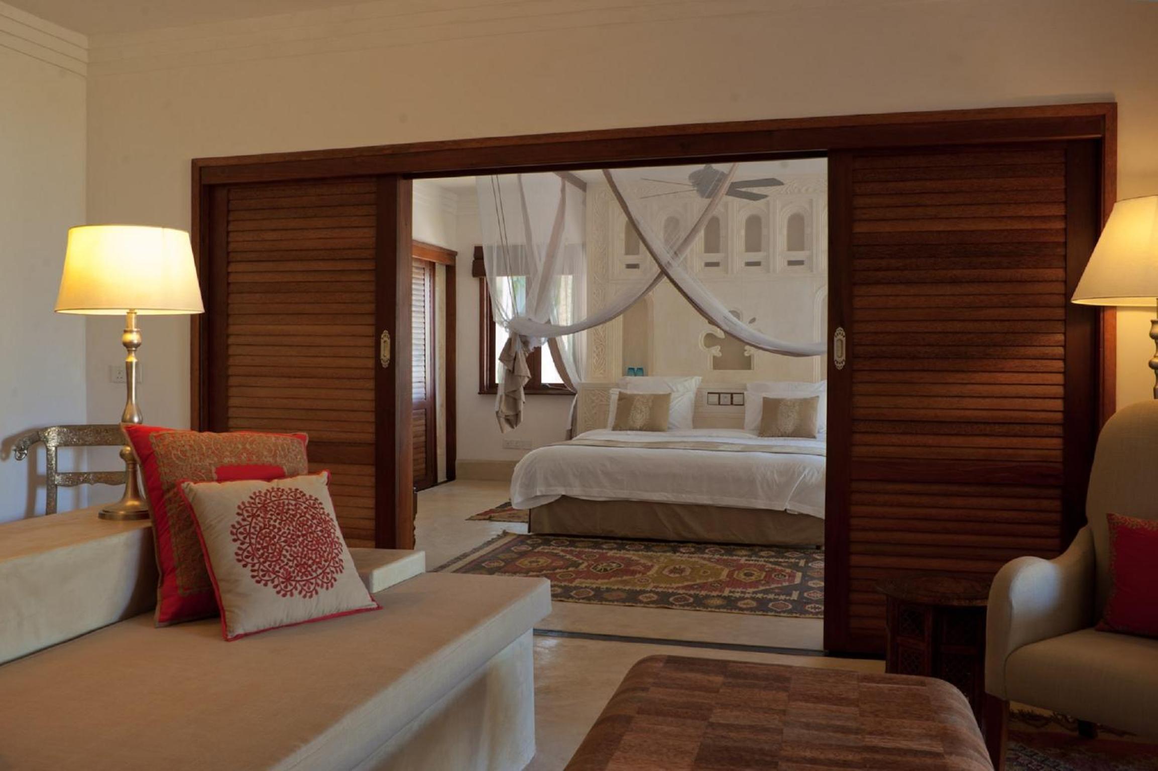 Executive Suite - Photo 16