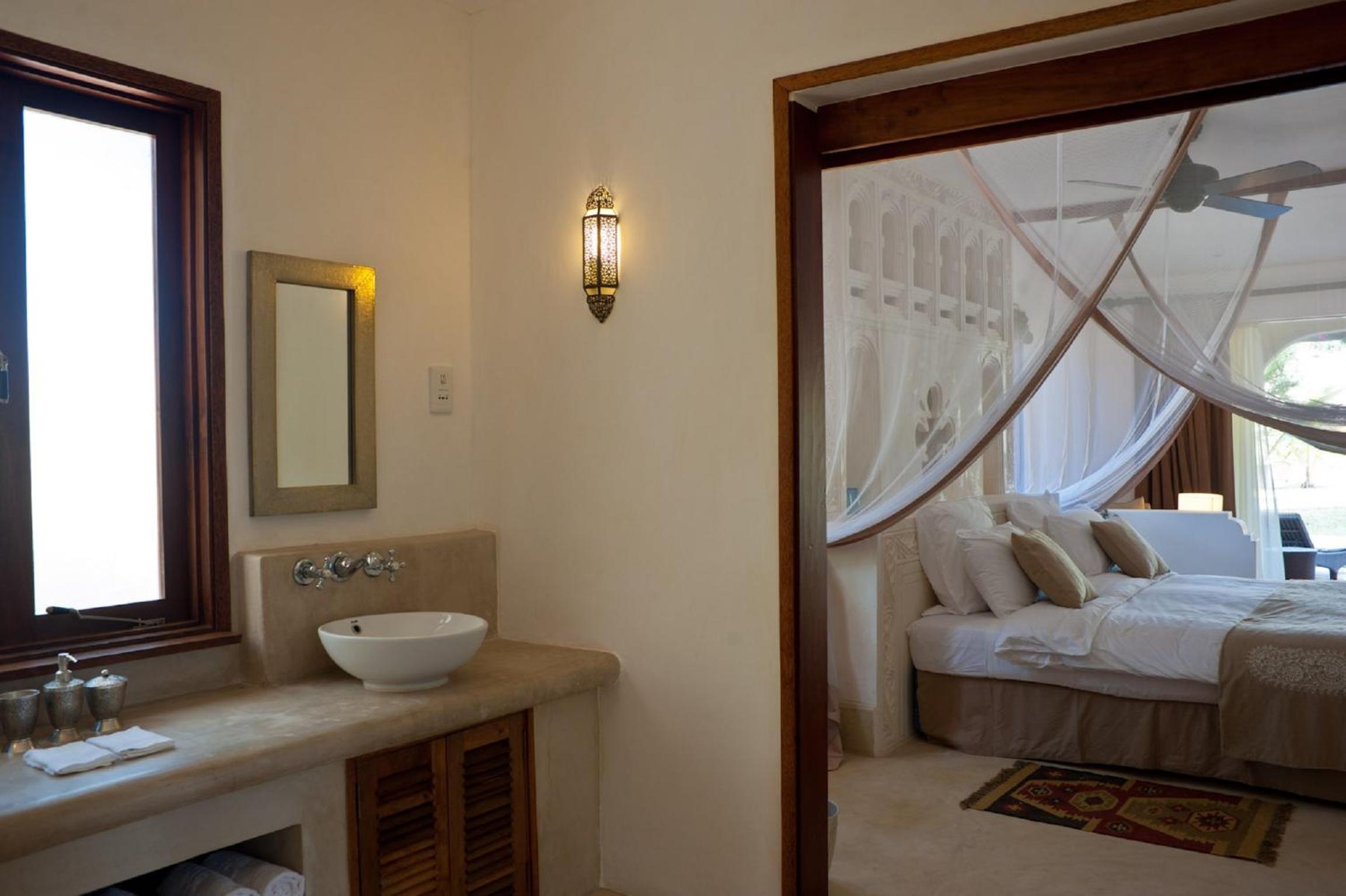Executive Suite - Photo 27