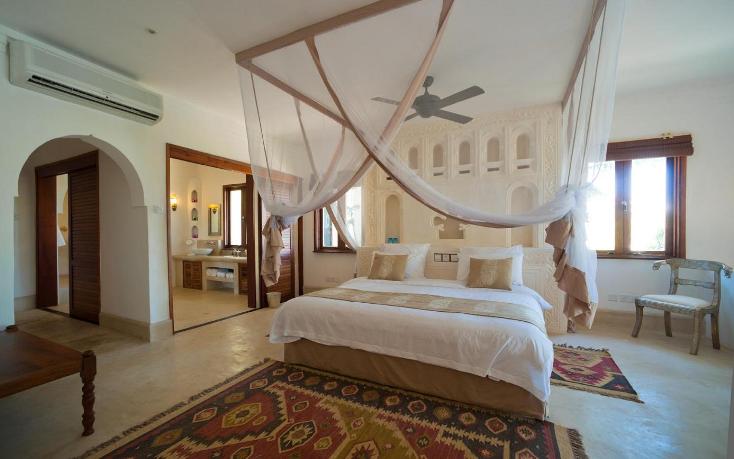 Executive Suite - Photo 6
