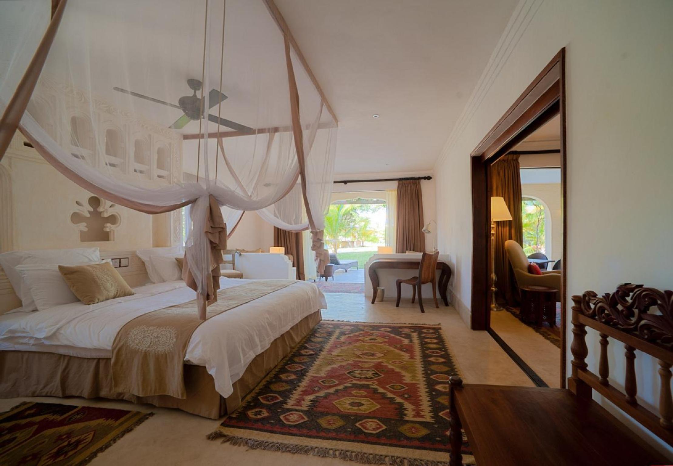 Executive Suite - Photo 14